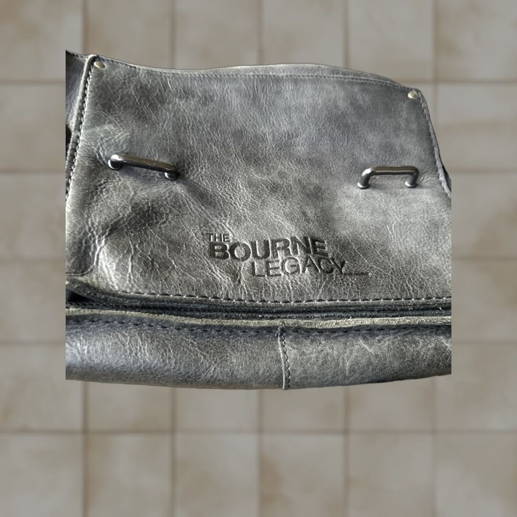 Roots ROOTS The Bourne Legacy Canada Leather Crossbody Messenger Bag 13" Men Black Leather Messenger Bag 13" Canada Roots Mens Mens Leather Crossbody Bag Size ONE SIZE - 1 Thumbnail