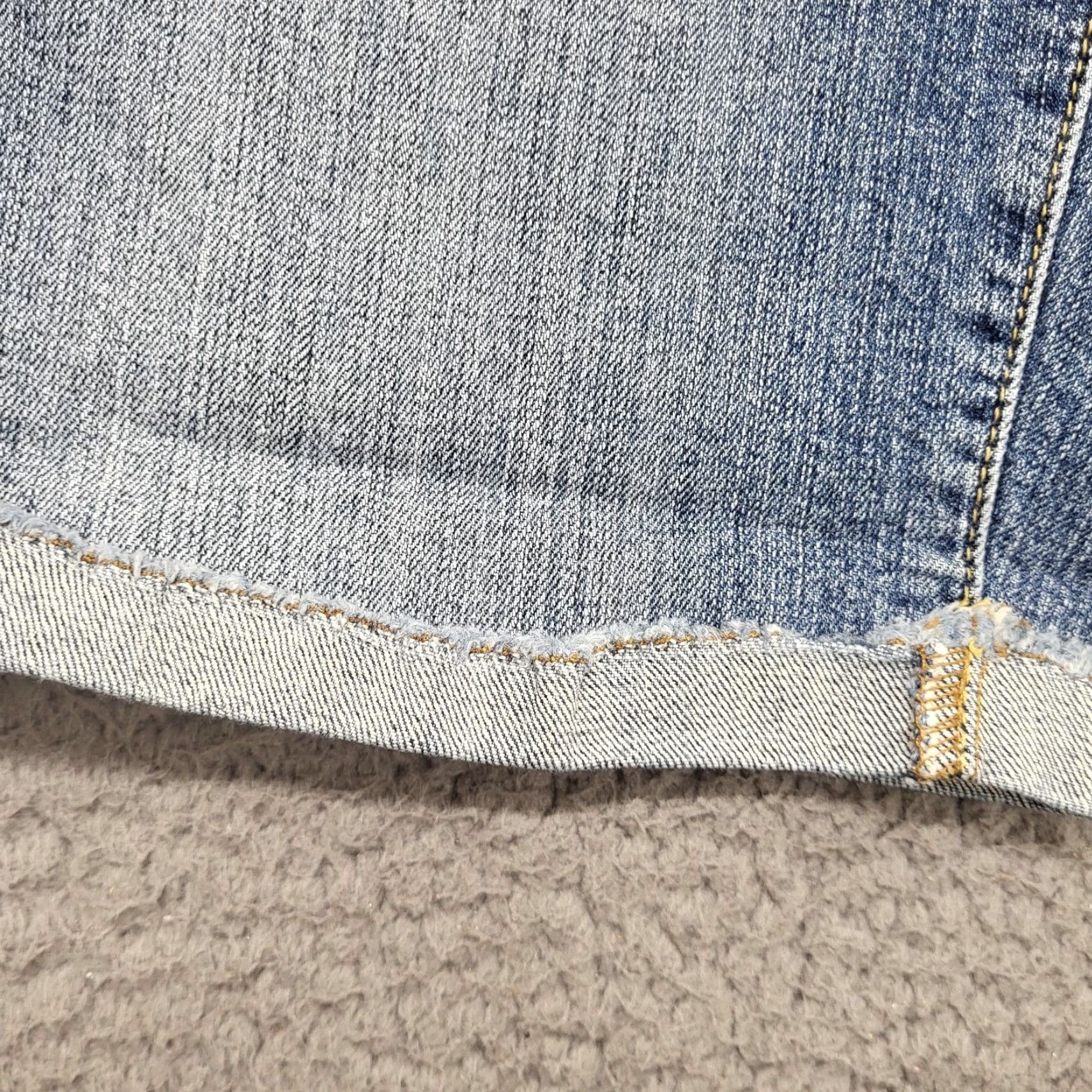 Apt. 9 Apt. 9 Shorts Denim Blue Women's Size 10 Bermuda Distressed Cuffed Casual 90s Size 32" / US 10 / IT 46 - 5 Thumbnail