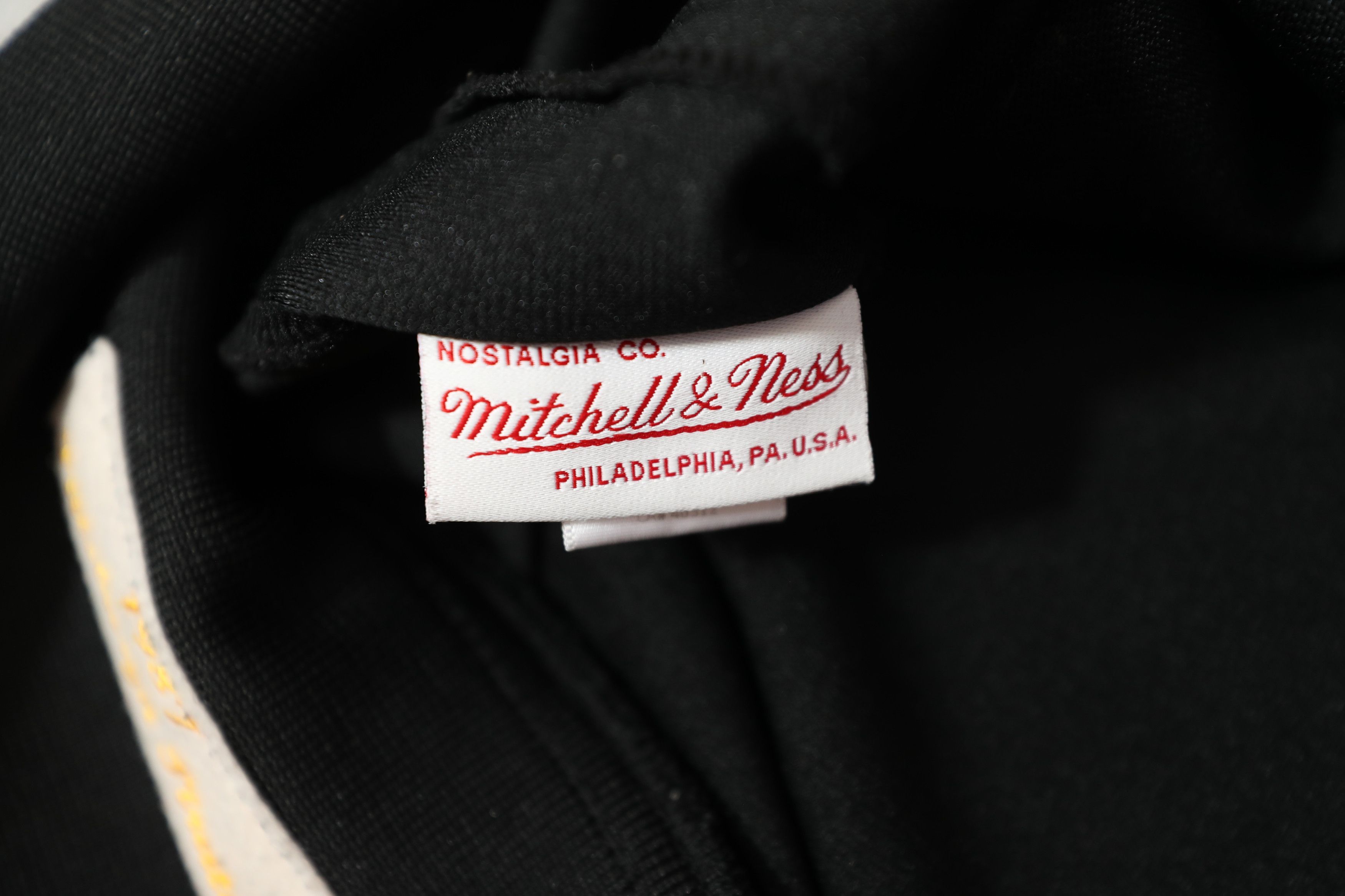 Cooperstown Collection Vintage 1987 Pittsburgh Pirates Coaches Jacket (XXXL) Size US XXL / EU 58 / 5 - 12 Thumbnail