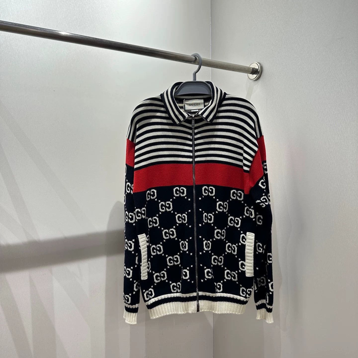 Gucci Gucci Knit Striped T-Shirt S Women Size S / US 4 / IT 40 - 1 Thumbnail