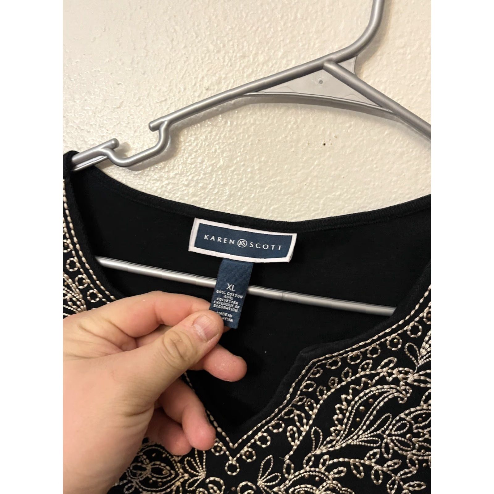 Vintage Karen Scott T-Shirt Women 3/4 Sleeve V-Neck Black Embroidery Size XL Geometric Pattern 608356367701 Size L / US 10 / IT 46 - 2 Thumbnail