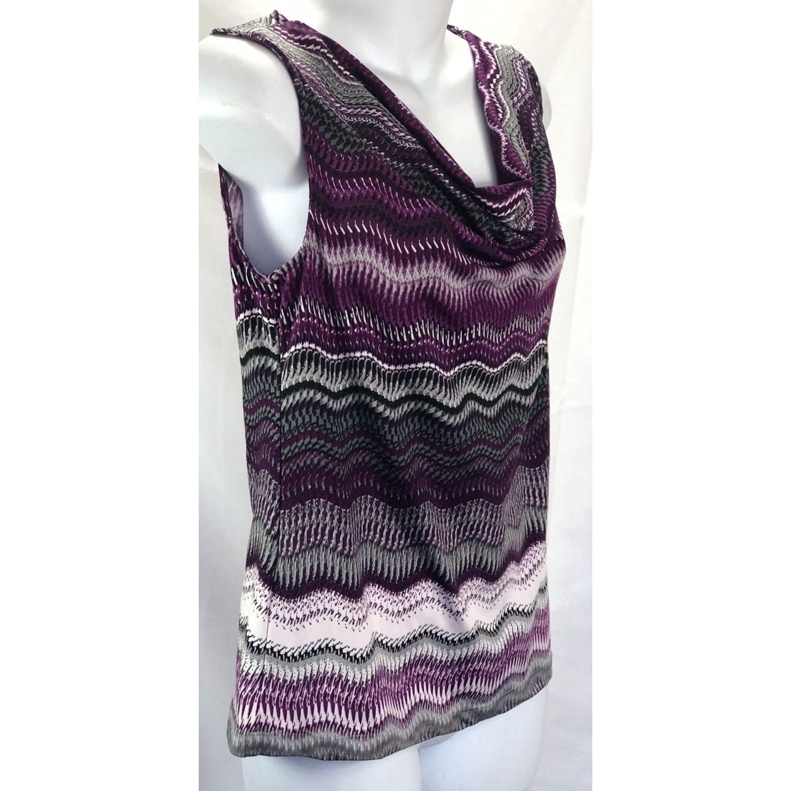 Vintage VINTAGE Tahari Blouse PS purple/gray Chevron cowl scoopneck Stretch Y2K Womens Size S / US 4 / IT 40 - 2 Thumbnail