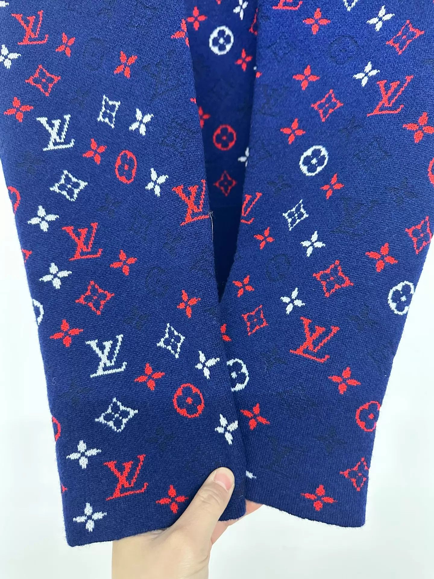 Louis Vuitton LV Allover Print Sweater Size S Size US S / EU 44-46 / 1 - 3 Thumbnail