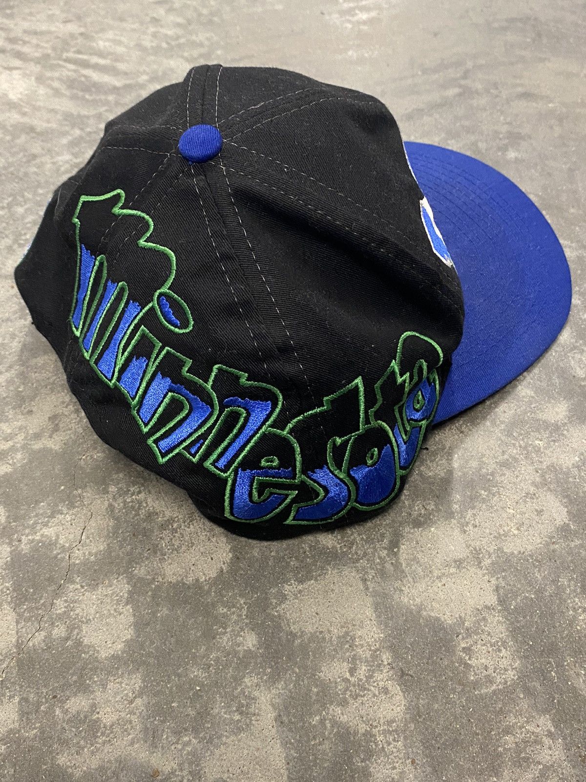Other × Vintage Vtg Drew Pearson Minnesota Timberwolves Black Dome Graffiti Size ONE SIZE - 4 Thumbnail