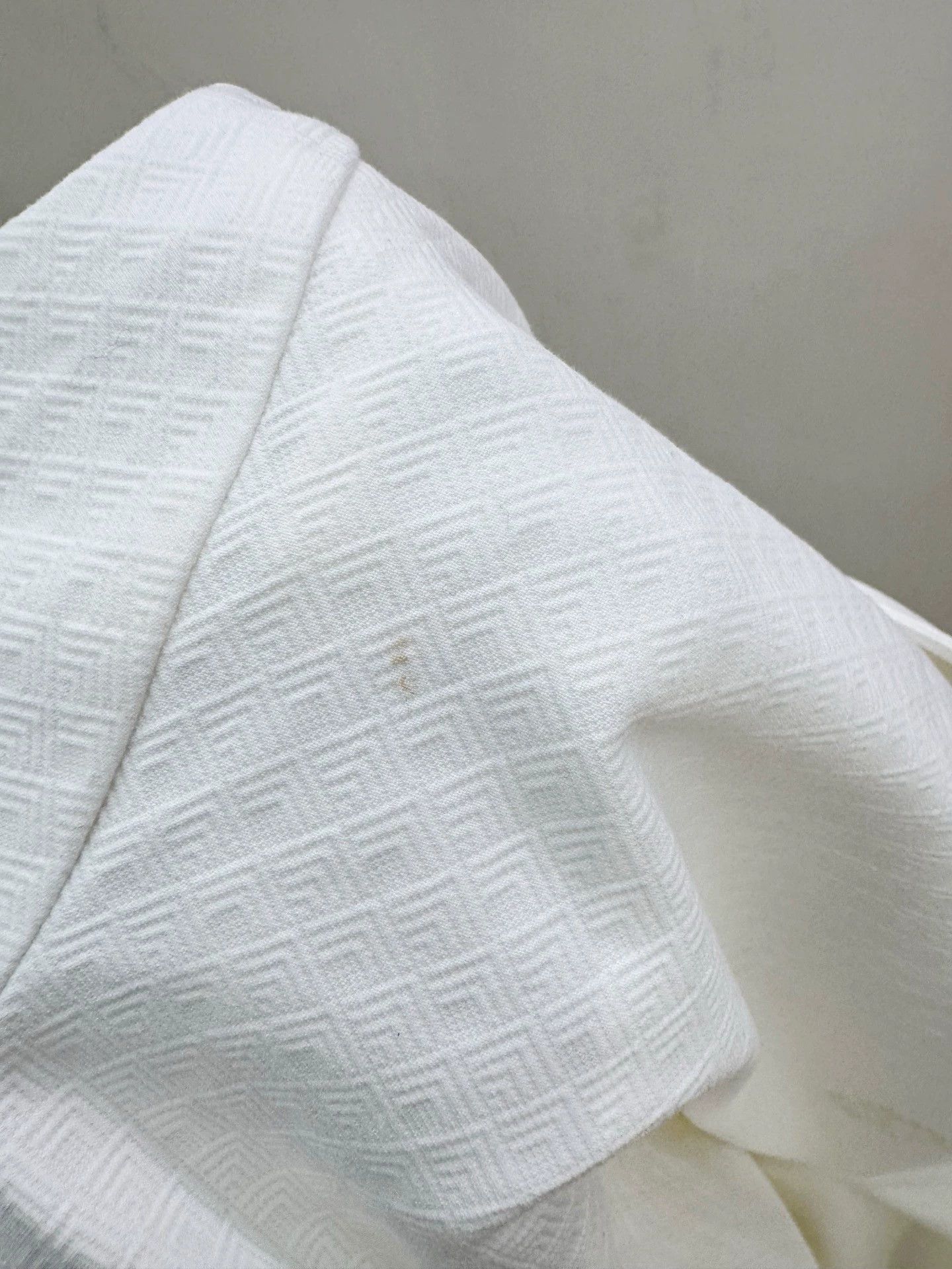 Gucci Gucci White Lapel Bow Young Shirt 40 Stained Used Size S / US 4 / IT 40 - 2 Thumbnail