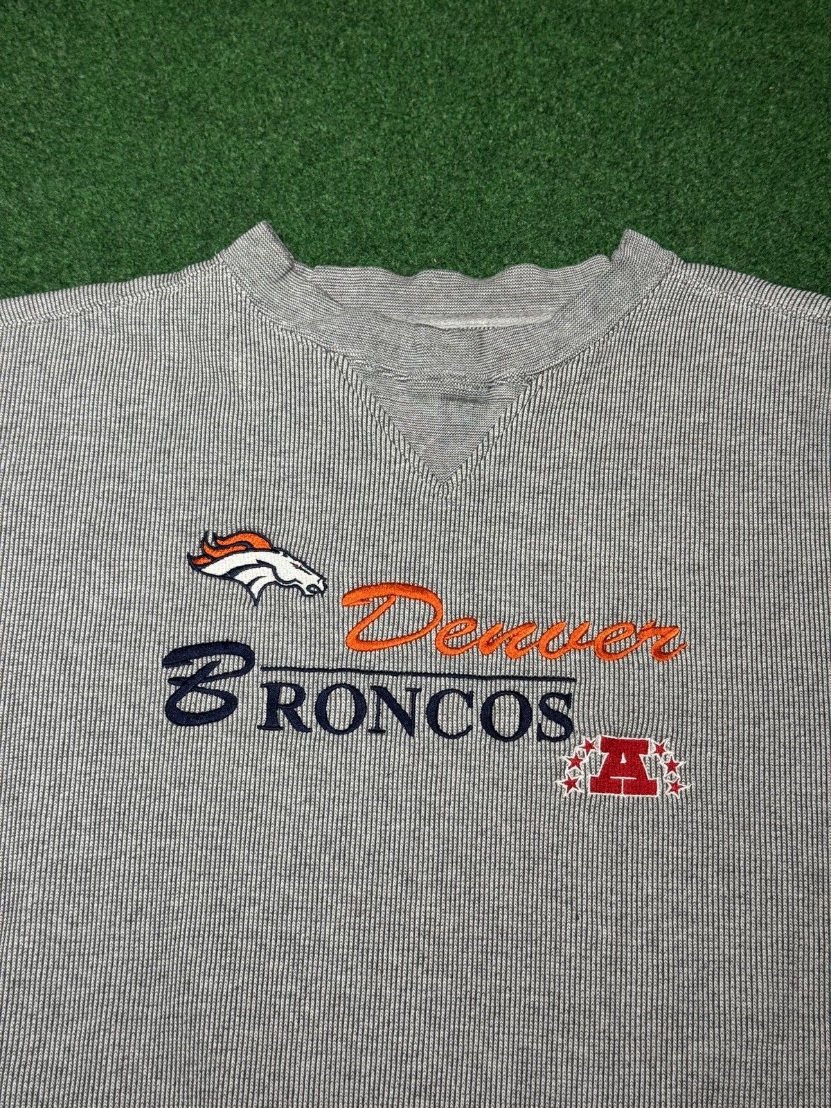 Logo Athletic Denver Broncos Logo Athletic Boxy 90s NFL 25x25 Sweatshirt Size US XL / EU 56 / 4 - 2 Thumbnail