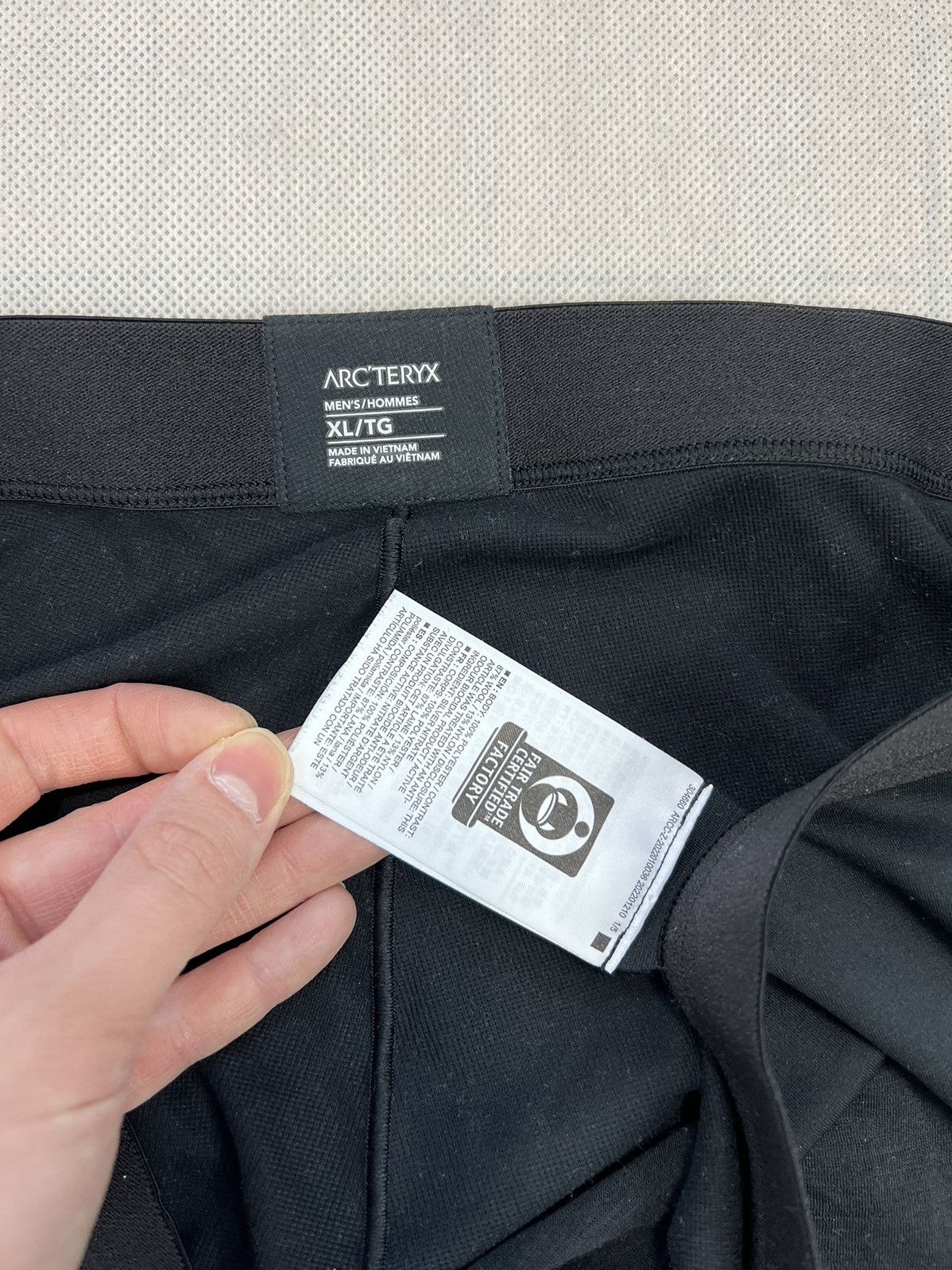 Arc'teryx Pants Arc’teryx Black Small Logo Men’s Size US 36 / EU 52 - 4 Thumbnail