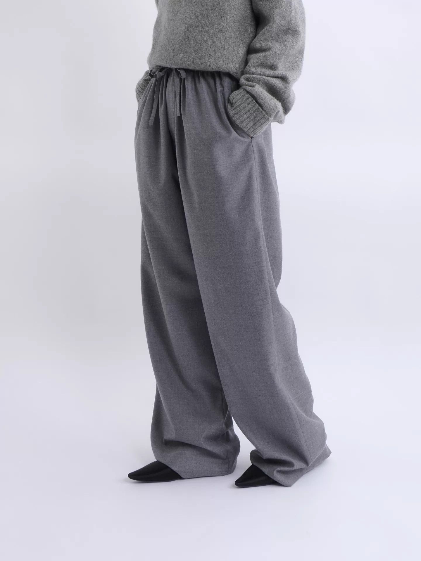 The Row THE ROW Gray Drawstring Wool Straight-Leg Pants M Size 27" / US 4 / IT 40 - 3 Thumbnail