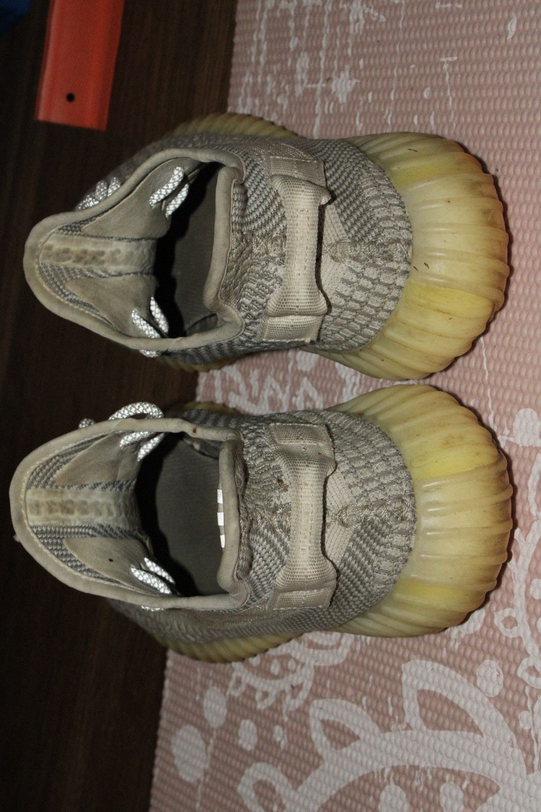 Yeezy Yeezy 350 V2 static non reflective Size US 9 / EU 42 - 5 Thumbnail