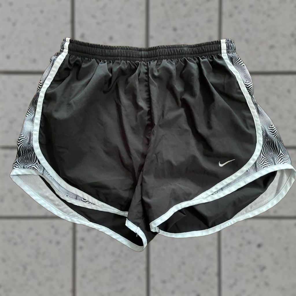 Nike **Nike Dri Fit Womens Size Medium Black Lined Running Shorts** User: Nike Dri Fit Womens Size Medium Black Lined Running Shorts Size 32" / US 10 / IT 46 - 1 Thumbnail