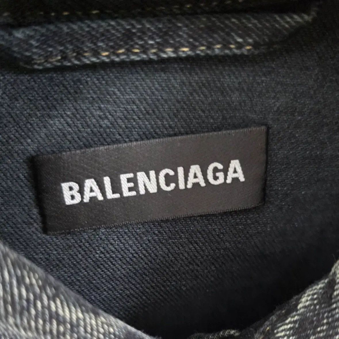 Balenciaga Balenciaga Back Logo Denim Jacket Size US M / EU 48-50 / 2 - 5 Thumbnail