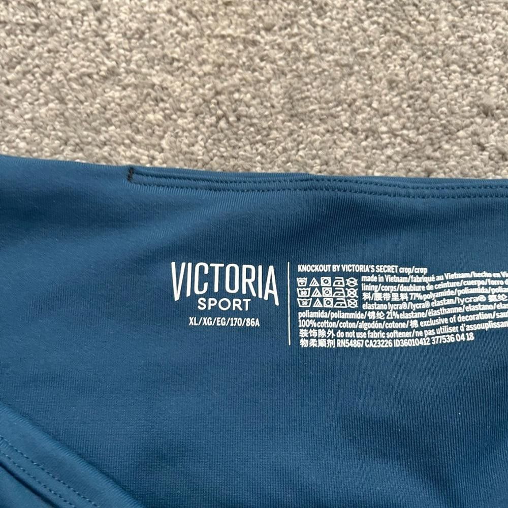 Designer Victoria sport active wear cropped leggings Size 40" / US 18 - 5 Thumbnail