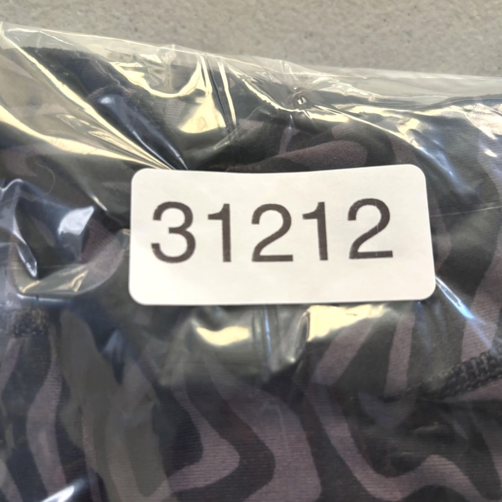 Fabletics Fabletics PowerHold Leggings Womens XL Black Animal Print Ankle Pants Yoga Size 40" / US 18 - 7 Thumbnail