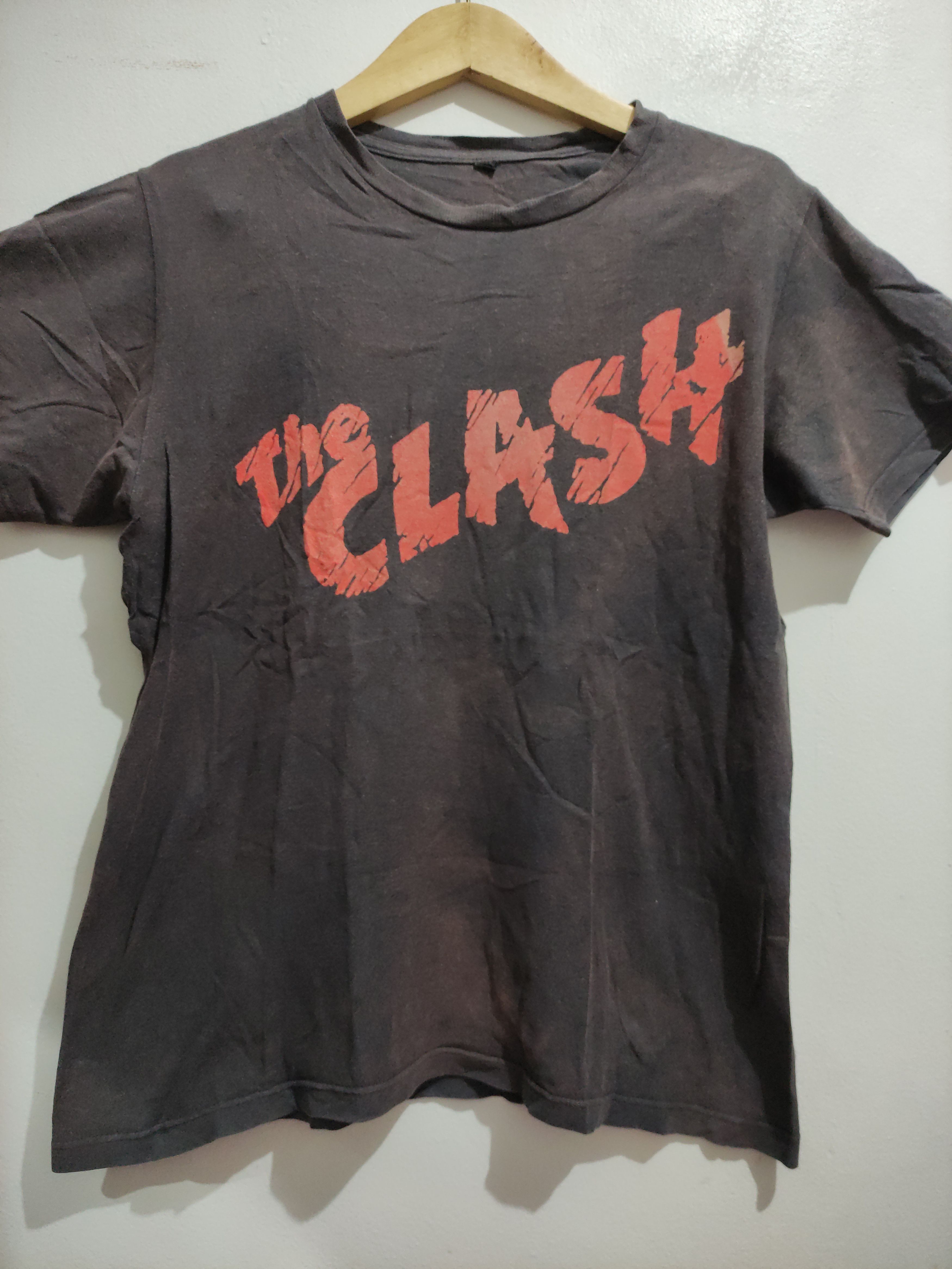Band Tees The Clash © 2013 Red Big Logo Size US M / EU 48-50 / 2 - 8 Thumbnail