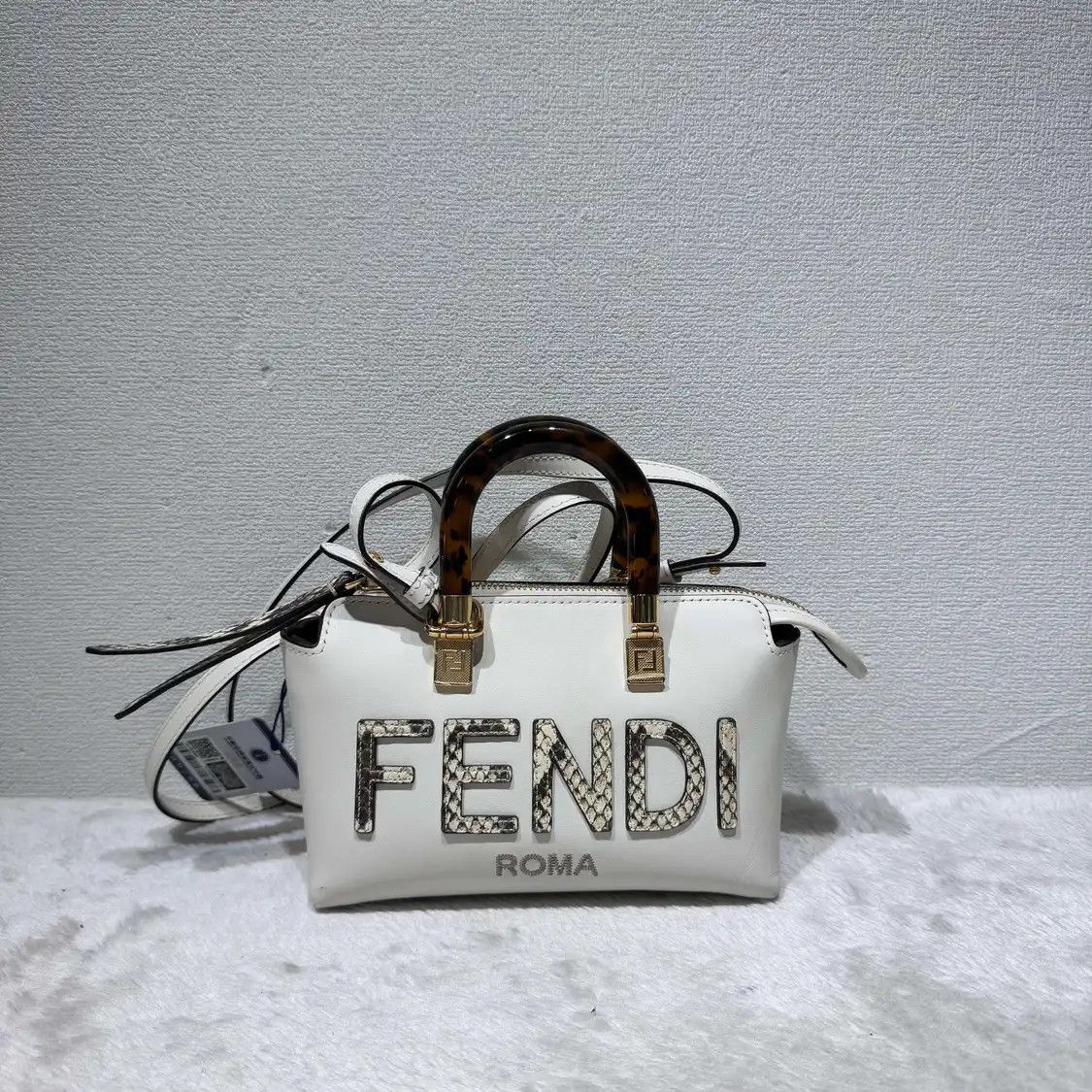 Fendi FENDI mini white cowhide leather applique Boston bag crossbody bag Size ONE SIZE - 1 Thumbnail