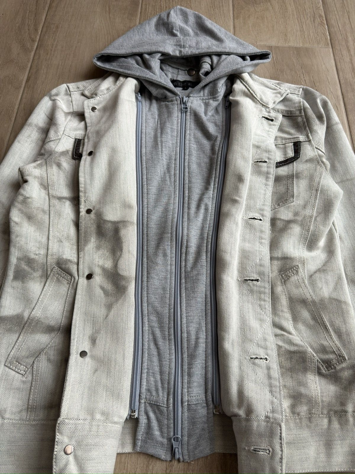 In The Attic 2000s Hybrid Layer Hooded Marble Wash Denim Trucker Jacket Size US M / EU 48-50 / 2 - 3 Thumbnail