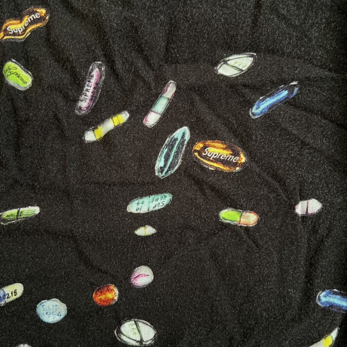 Supreme Supreme SS17 pills button up Size US M / EU 48-50 / 2 - 4 Thumbnail