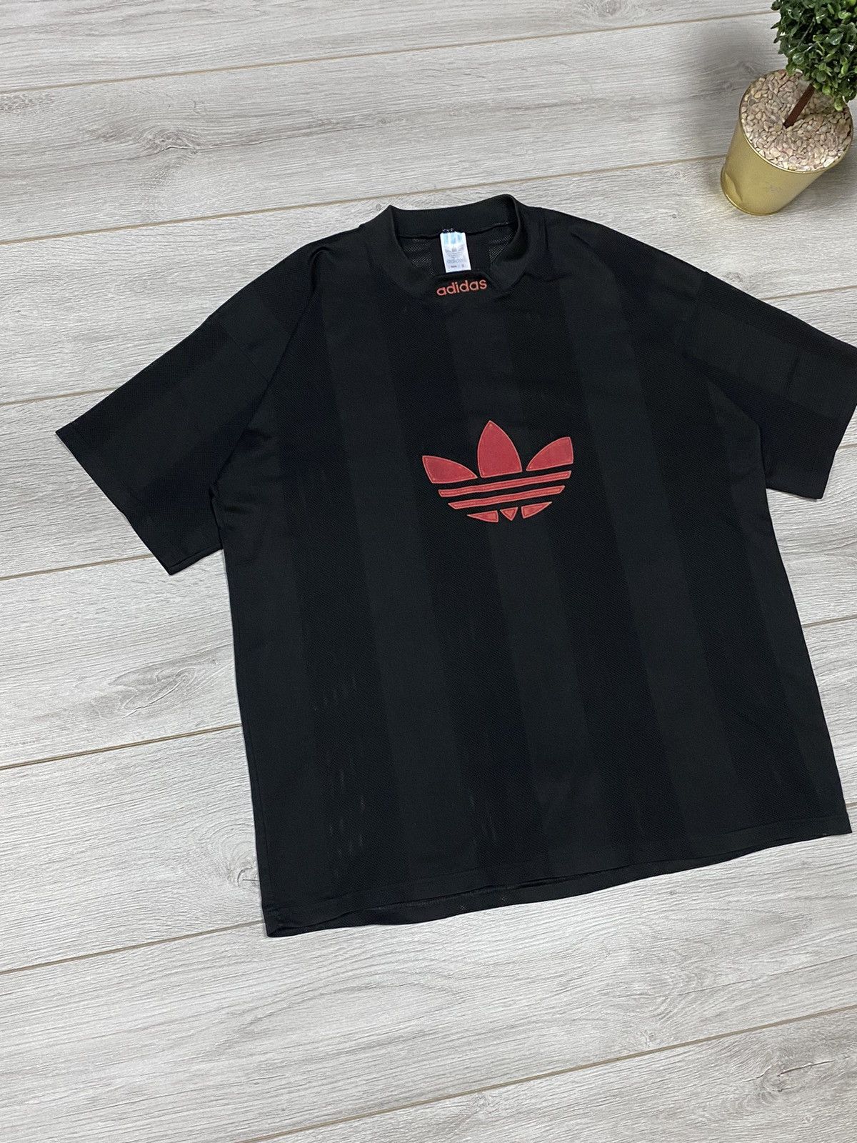 Adidas Adidas made in Britain big logo mesh t-shirt Size US L / EU 52-54 / 3 - 2 Thumbnail