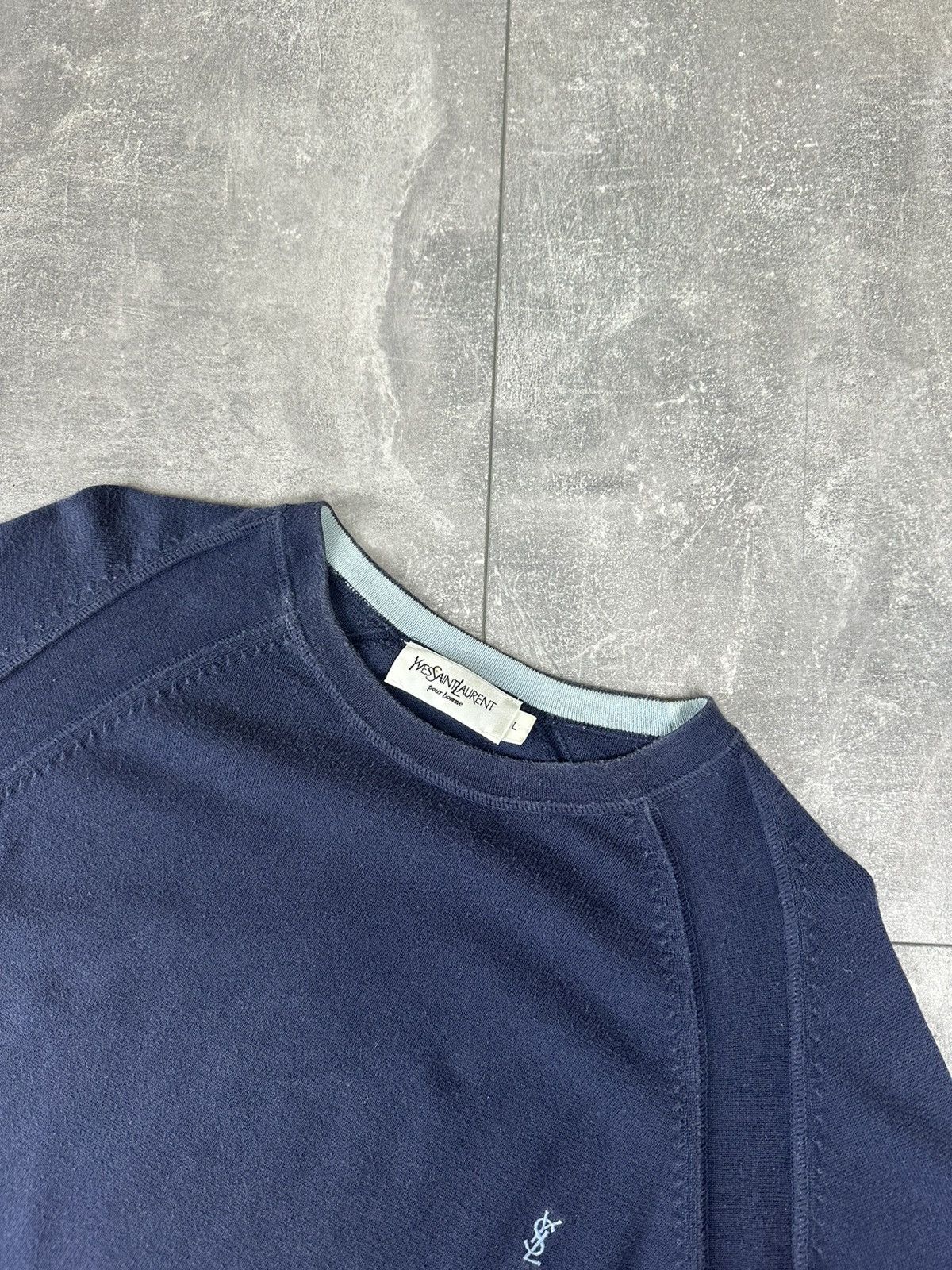 Yves Saint Laurent Yves Saint Lauren Small Logo Crew Neck Pullover Sweater Size US L / EU 52-54 / 3 - 5 Thumbnail