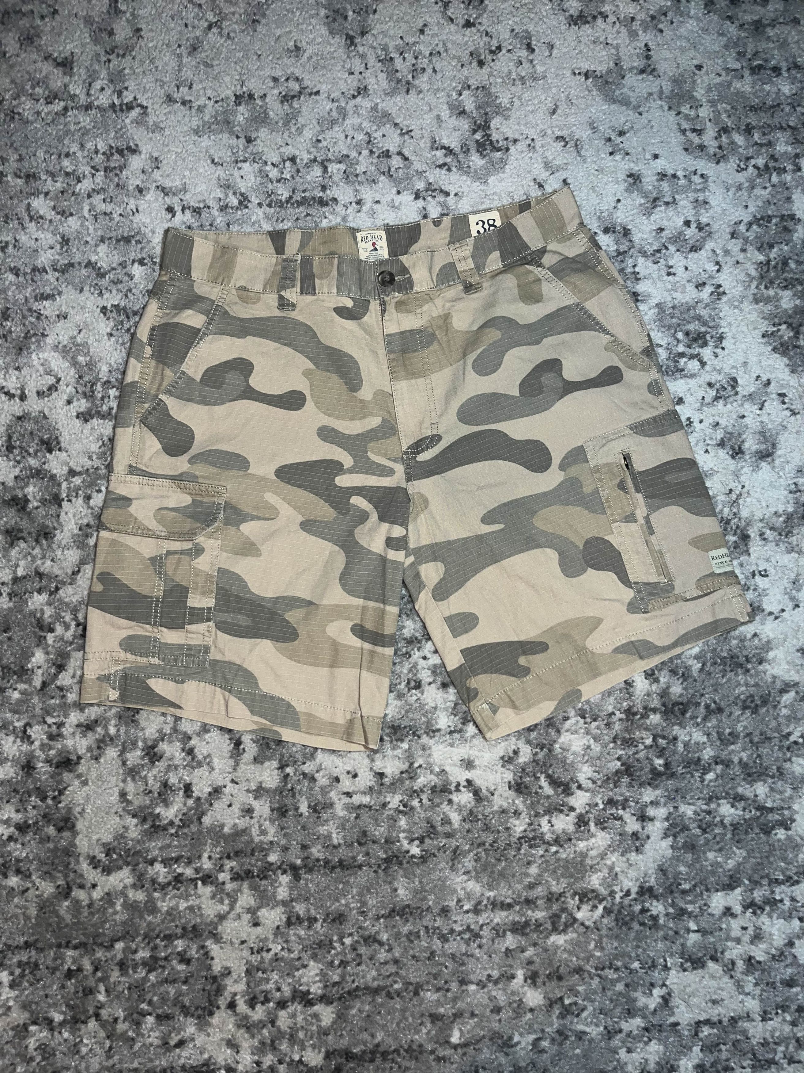 Redhead Vintage Y2K RedHead Baggy Camo Cargo Shorts Size US 38 / EU 54 - 1 Thumbnail