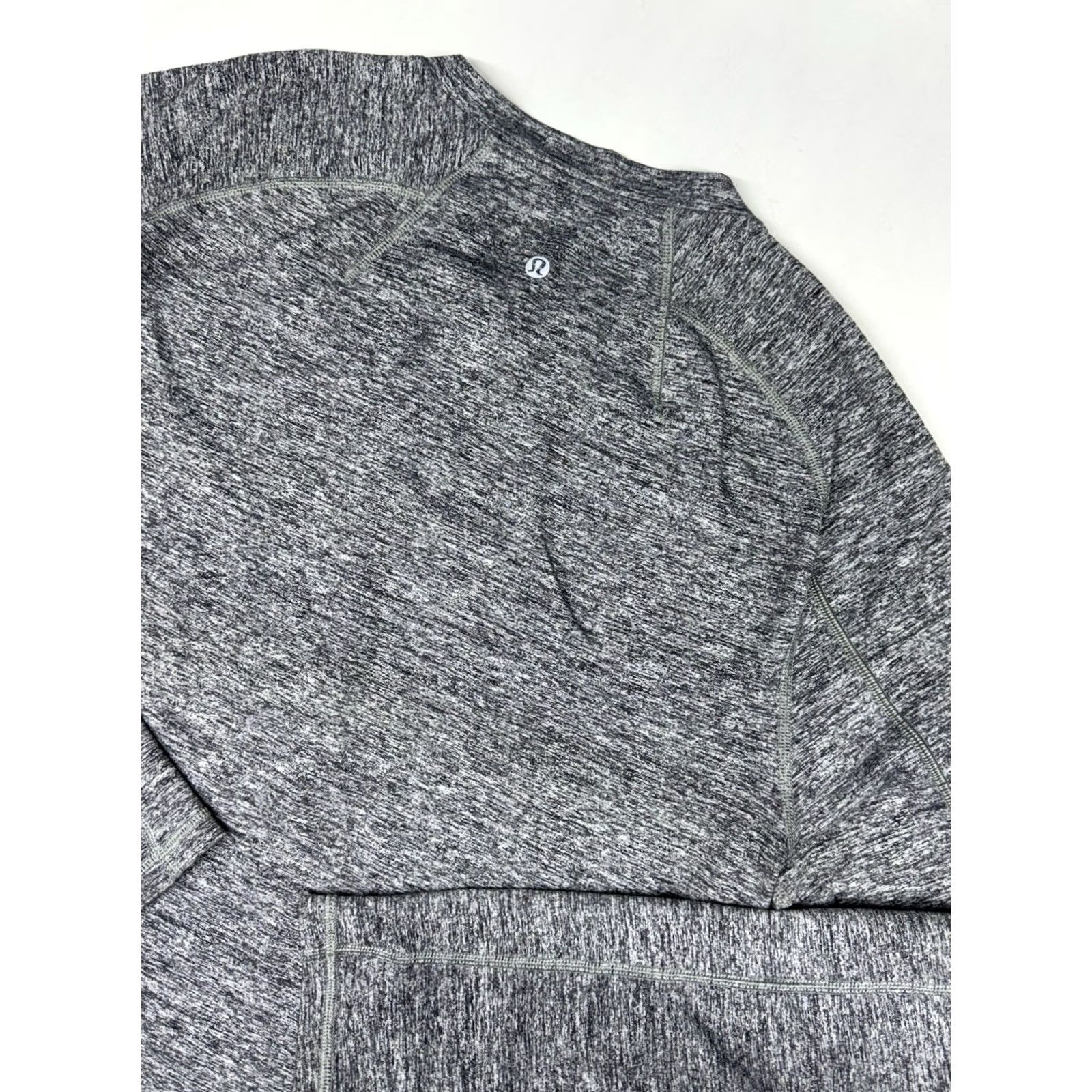Lululemon Lululemon Surge Henley Button T-Shirt Mens Medium Gray Heather Athletic Long Sleeve Buttoned Pullover Moisture Wicking All Seasons Activewear Shirt Size US M / EU 48-50 / 2 - 7 Thumbnail