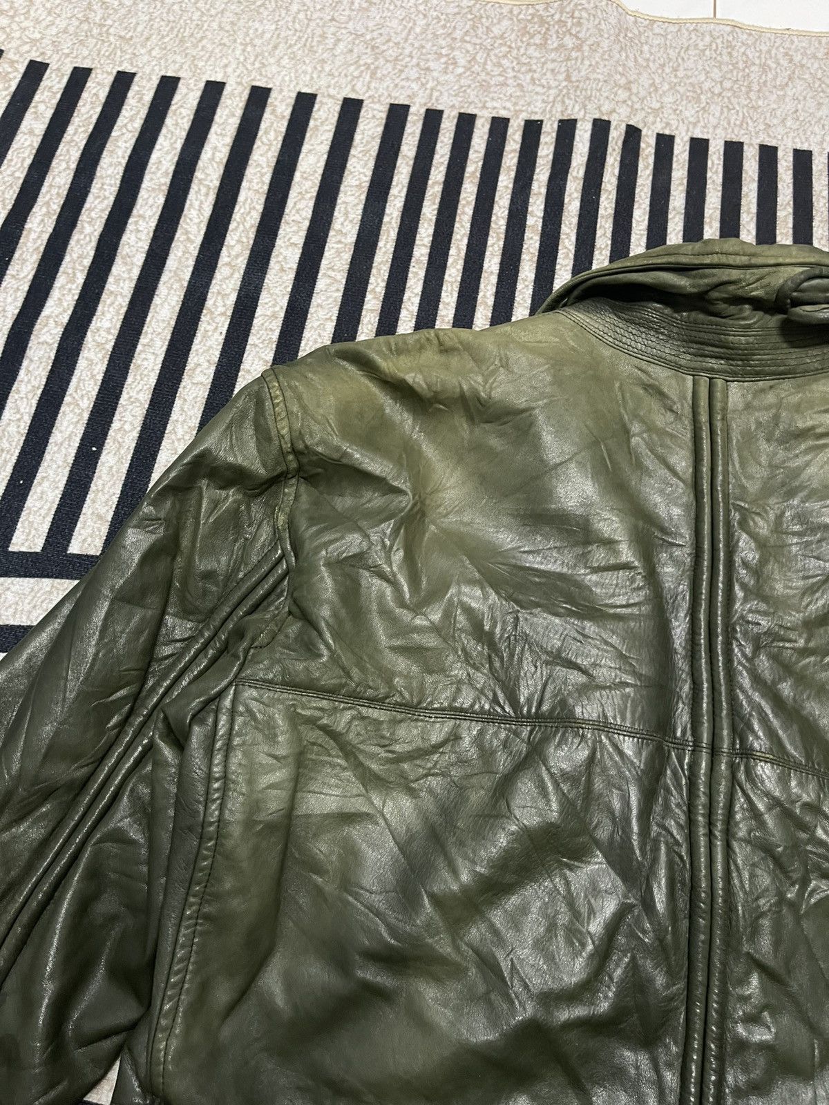 Issey Miyake VINTAGE 90s ISSEY MIYAKE SHEEPSKIN LEATHER JACKET DARK GREEN Size US M / EU 48-50 / 2 - 20 Thumbnail