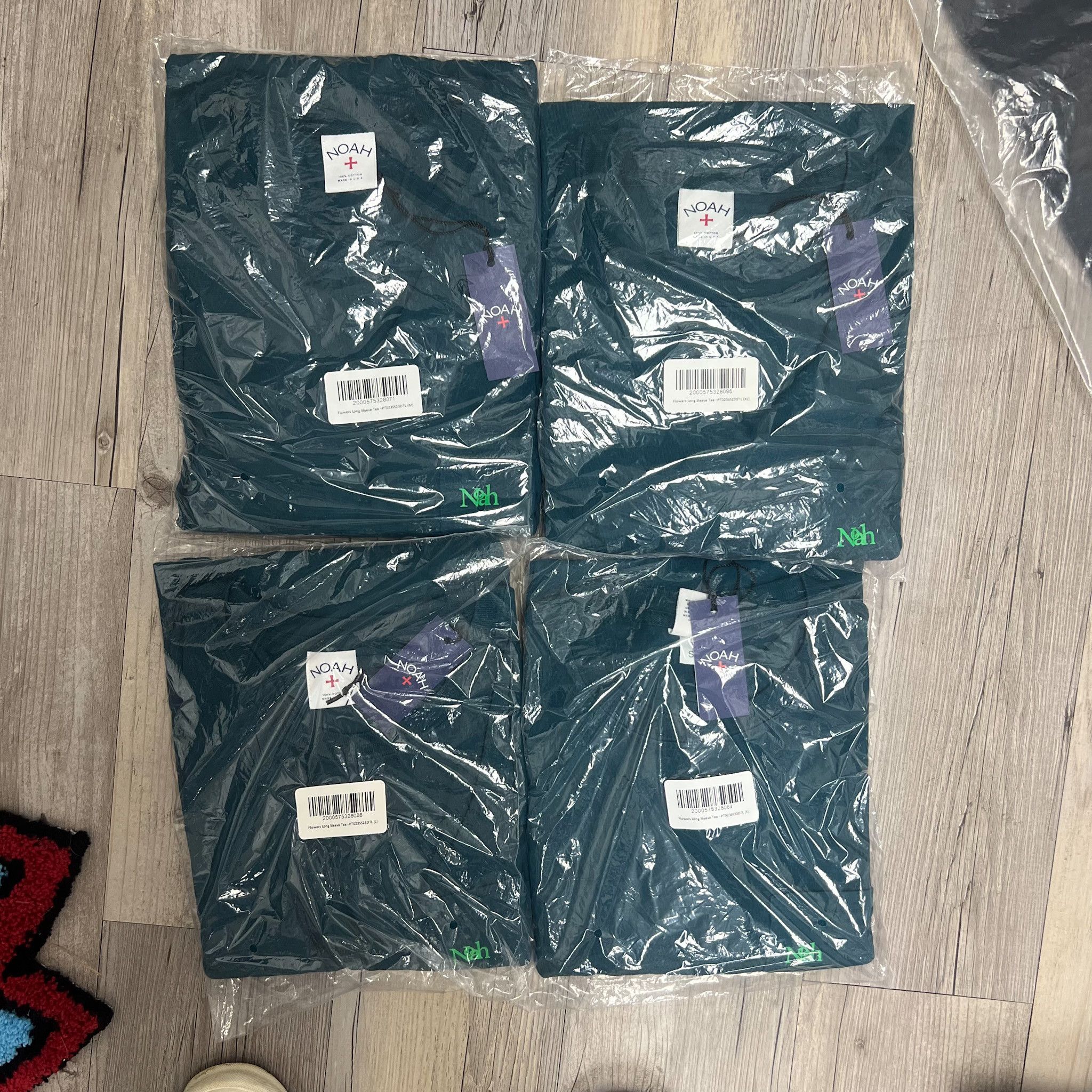 Noah Noah Flowers Pocket LS Tee Teal • S Size US S / EU 44-46 / 1 - 2 Thumbnail