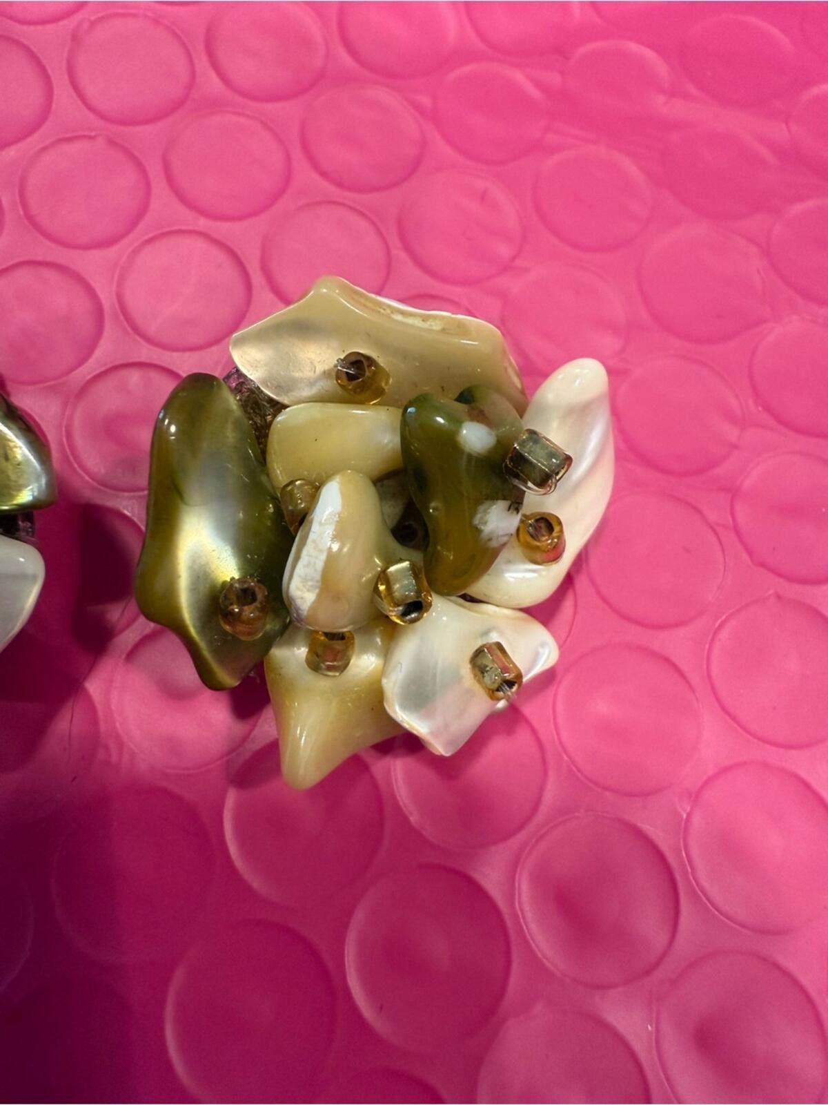 Other Wearable art vintage shimmery stone beaded clip on earrings Size ONE SIZE - 3 Thumbnail