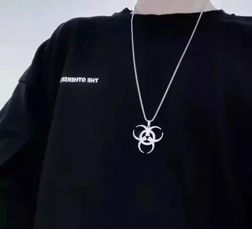 Jewelry Toxic pendant Size ONE SIZE - 1 Thumbnail