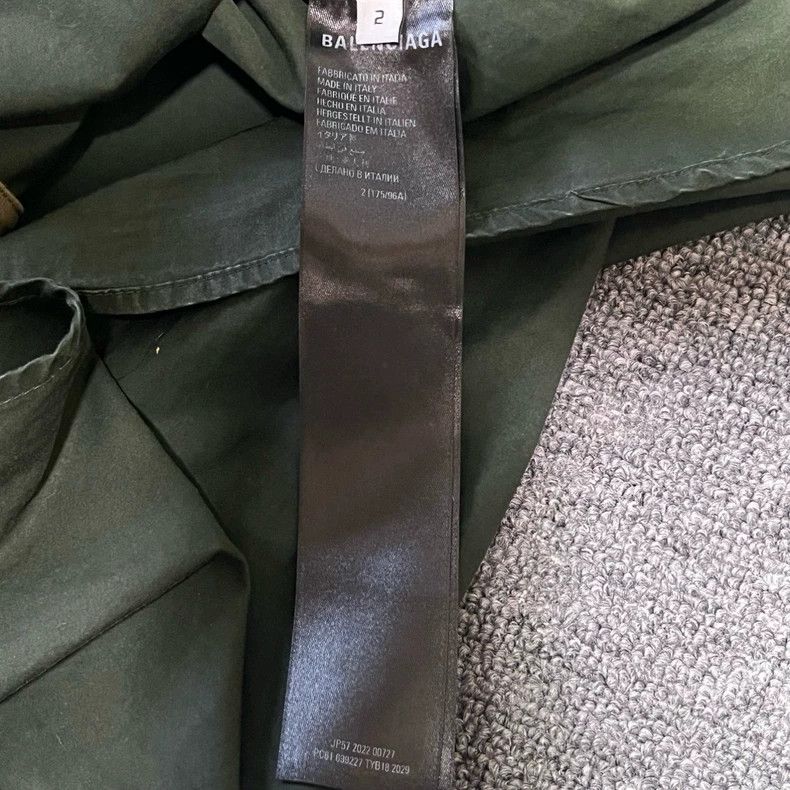 Balenciaga Balenciaga Fake two-piece stitching coat shirt black, gree Size US M / EU 48-50 / 2 - 5 Thumbnail