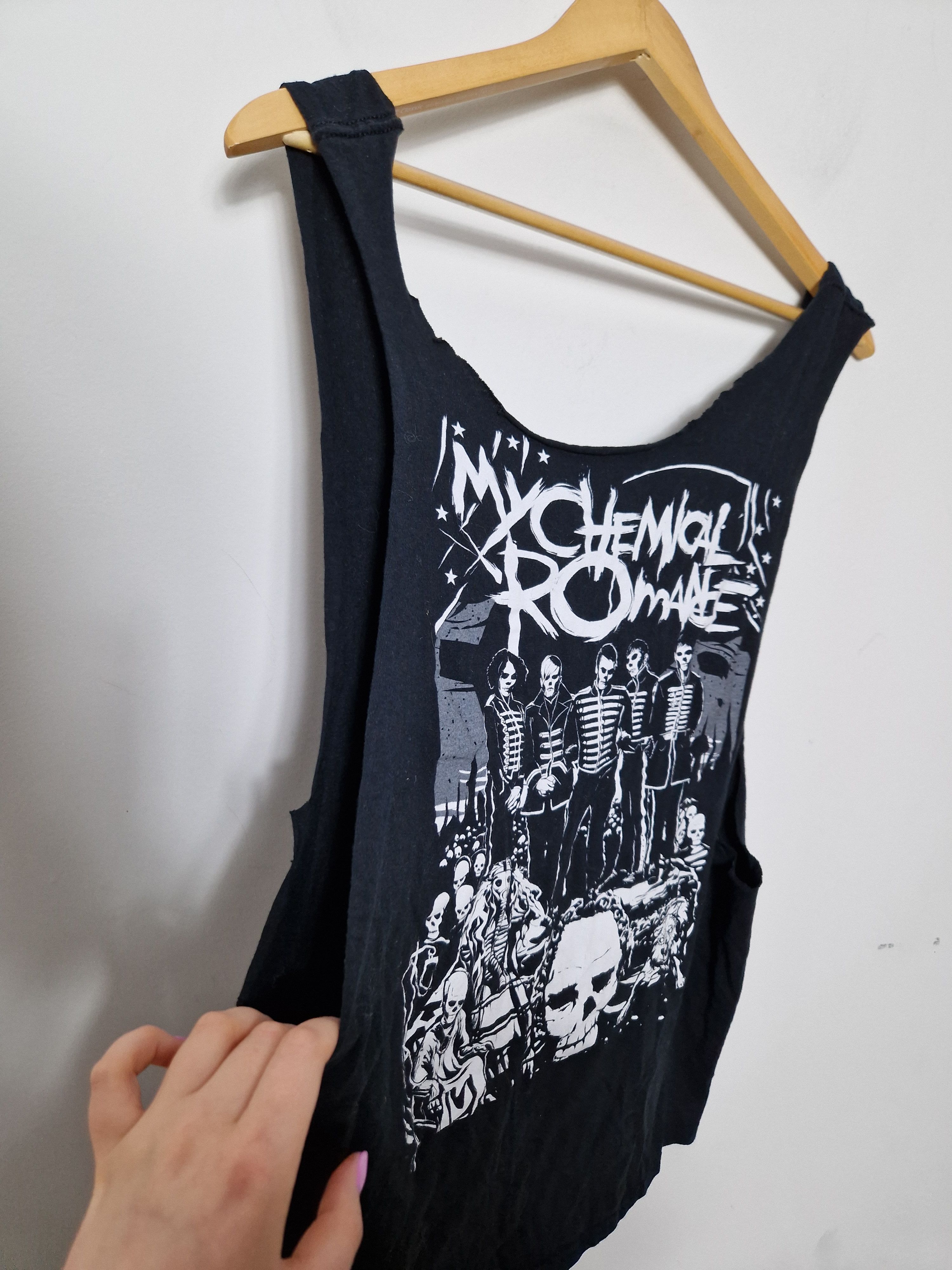 Band Tees My Chemical Romance MCR distressed tank top Size US M / EU 48-50 / 2 - 4 Thumbnail