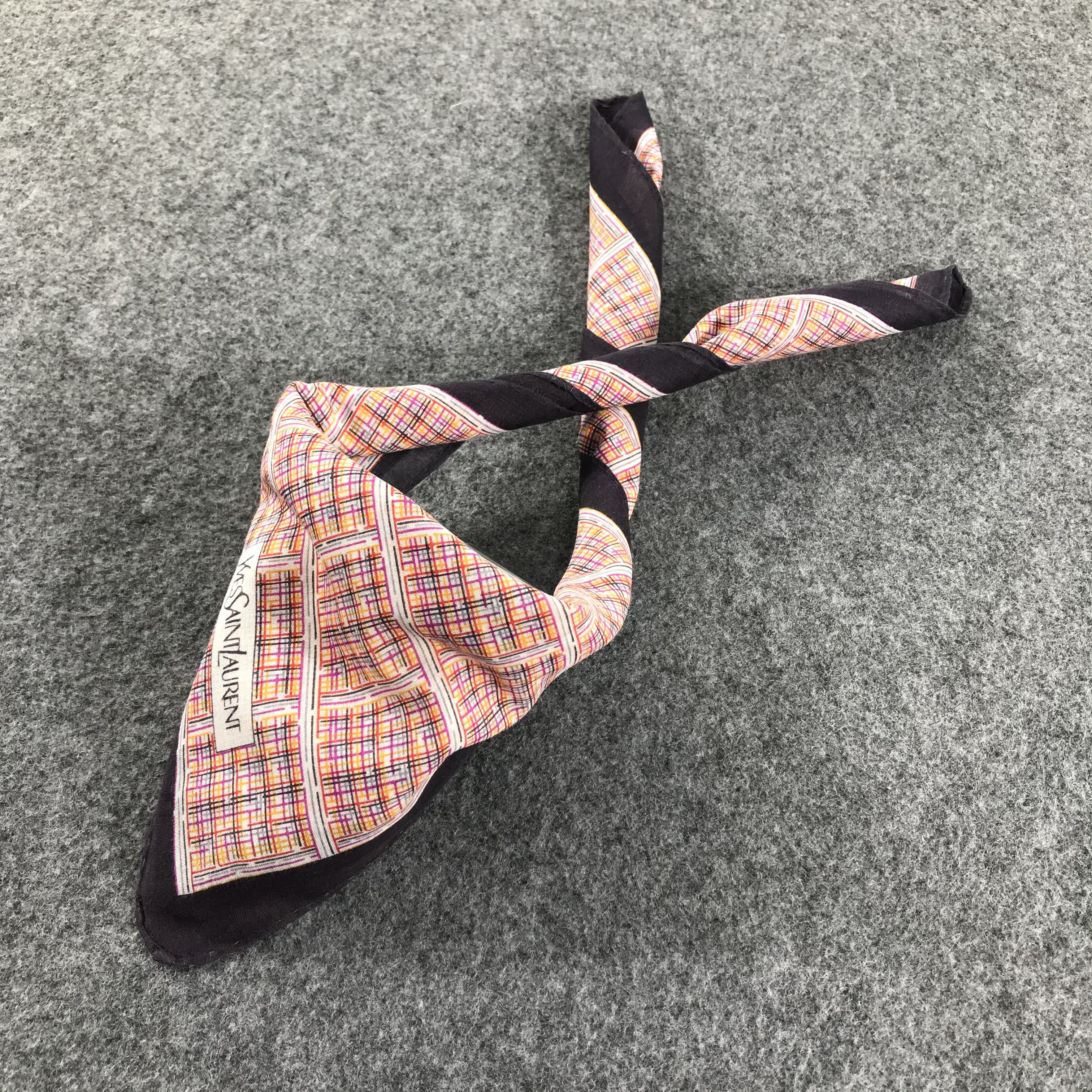 Yves Saint Laurent Yves Saint Laurent Handkerchief Neckerchief Bandana H365 Size ONE SIZE - 3 Thumbnail