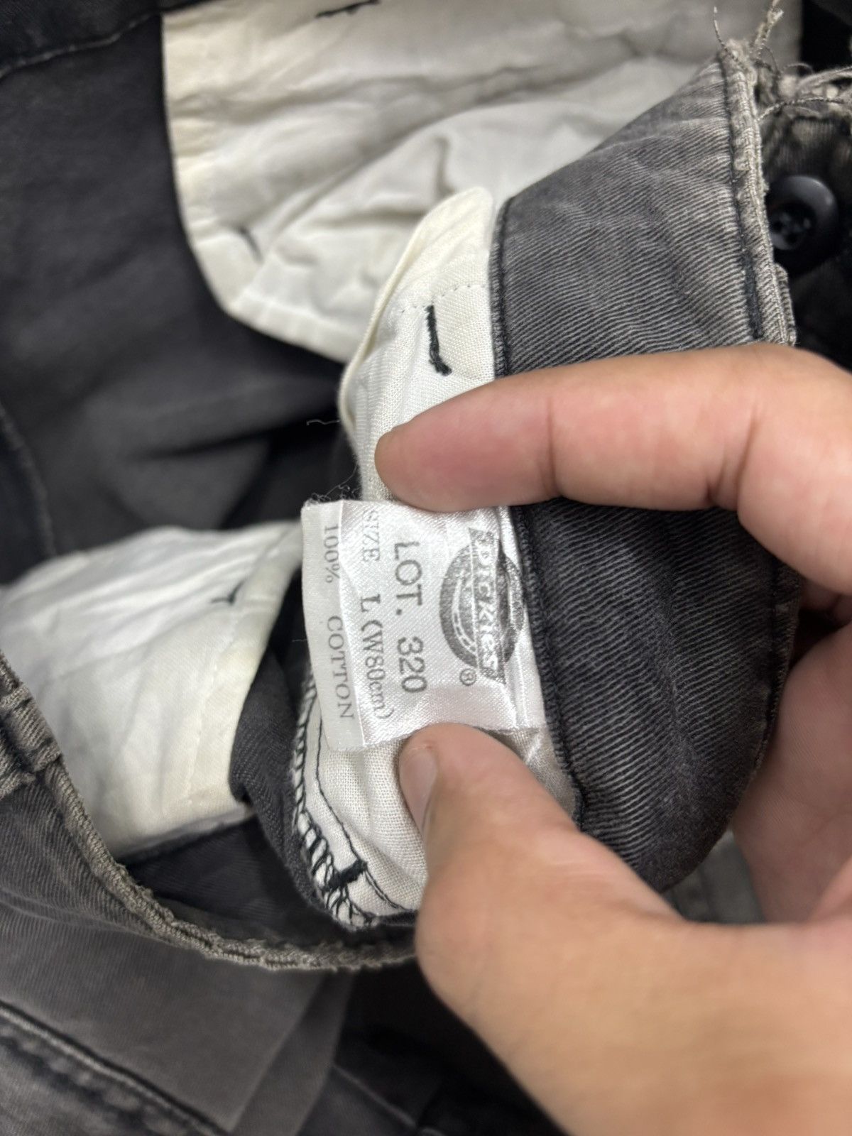 Dickies × Faded Glory × Japanese Brand Rare Vintage DICKIES Faded Grey Short Cargo Pants Size US 32 / EU 48 - 11 Thumbnail