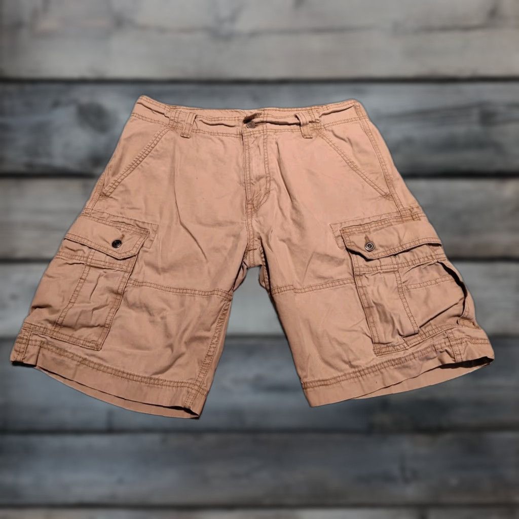 Levi's VINTAGE Levi's Cargo Shorts Men Size 33 Beige Summer Casual Travel Hiking Skate 10" Inseam Size US 33 - 1 Thumbnail