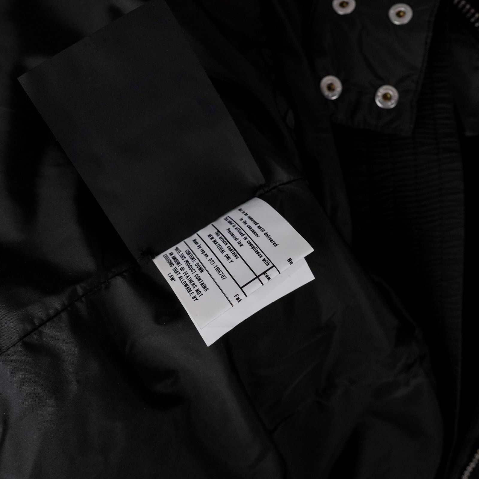 Prada Prada black nylon genuine fox fur hooded womens down jacket Size XS / US 0-2 / IT 36-38 - 16 Thumbnail