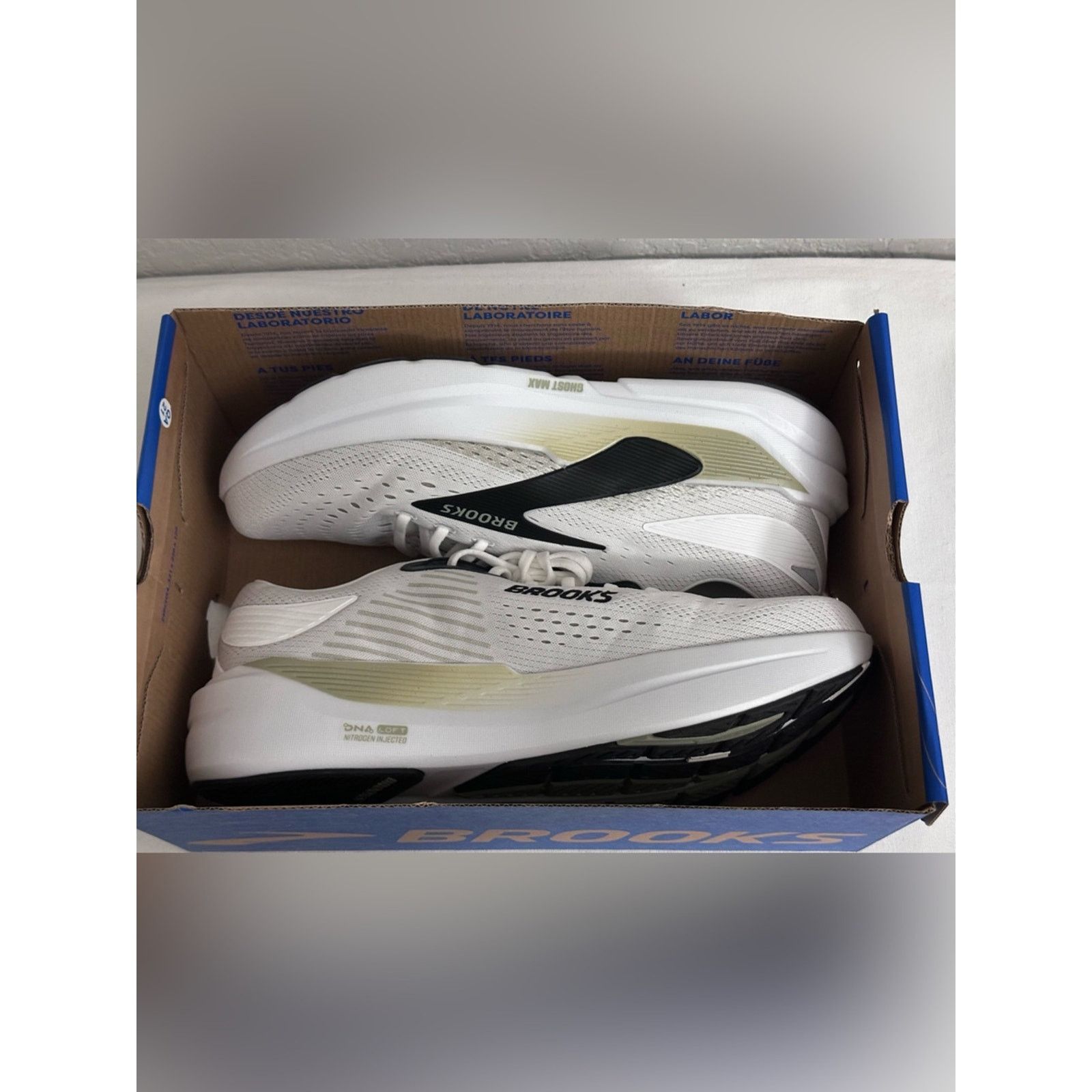 Brooks Brooks Men Ghost Max 3 Running Shoes Size 11.5 Bright White Size US 11.5 / EU 44-45 - 9 Thumbnail