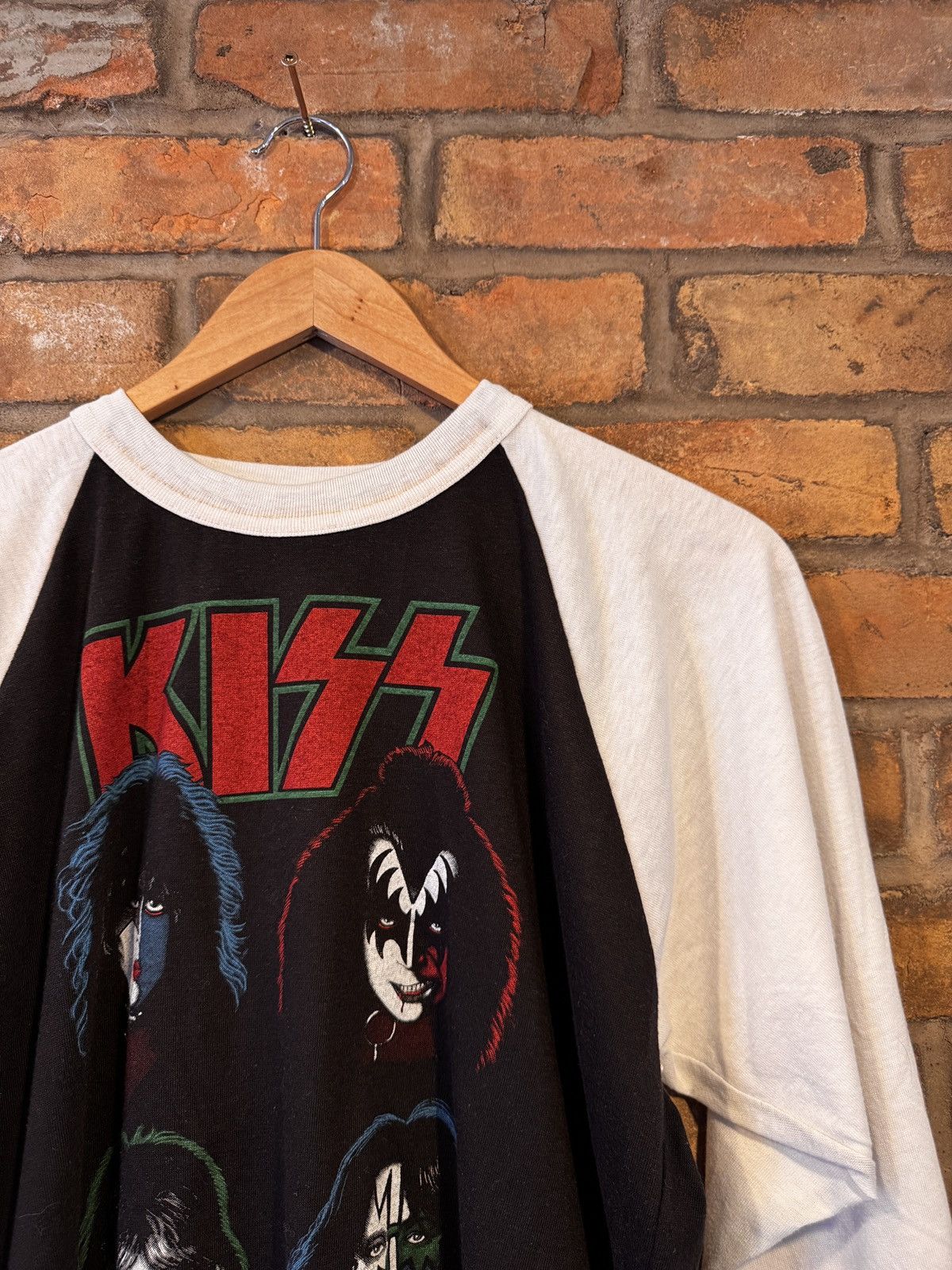 Band Tees 80s Kiss Raglan T Shirt Size US M / EU 48-50 / 2 - 3 Thumbnail