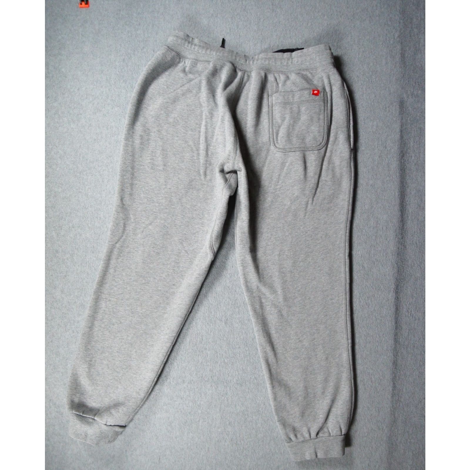 Nike Nike Sweatpants Mens M Gray Joggers Fleece Tapered Swoosh Casual Size US 31 - 6 Thumbnail