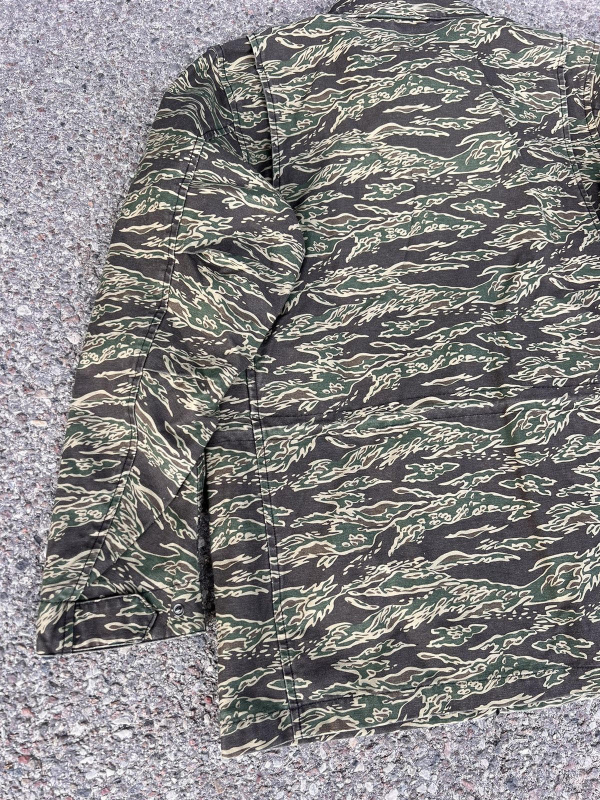 Carhartt × Carhartt Wip Carhartt Utility Camo Logo Jacket Size US M / EU 48-50 / 2 - 9 Thumbnail