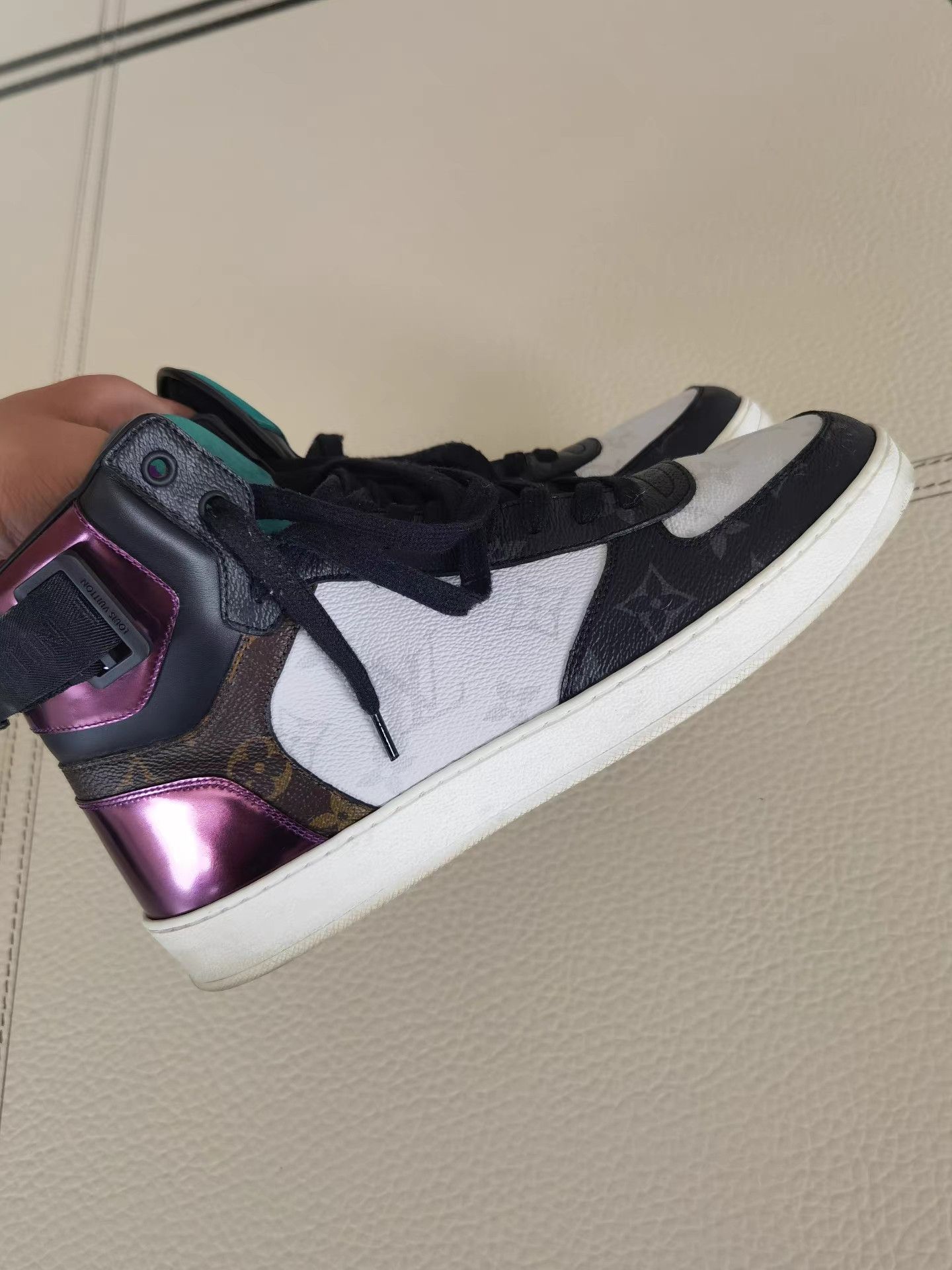 Louis Vuitton LV High-Top Sneakers K17 Size US 9 / EU 42 - 3 Thumbnail
