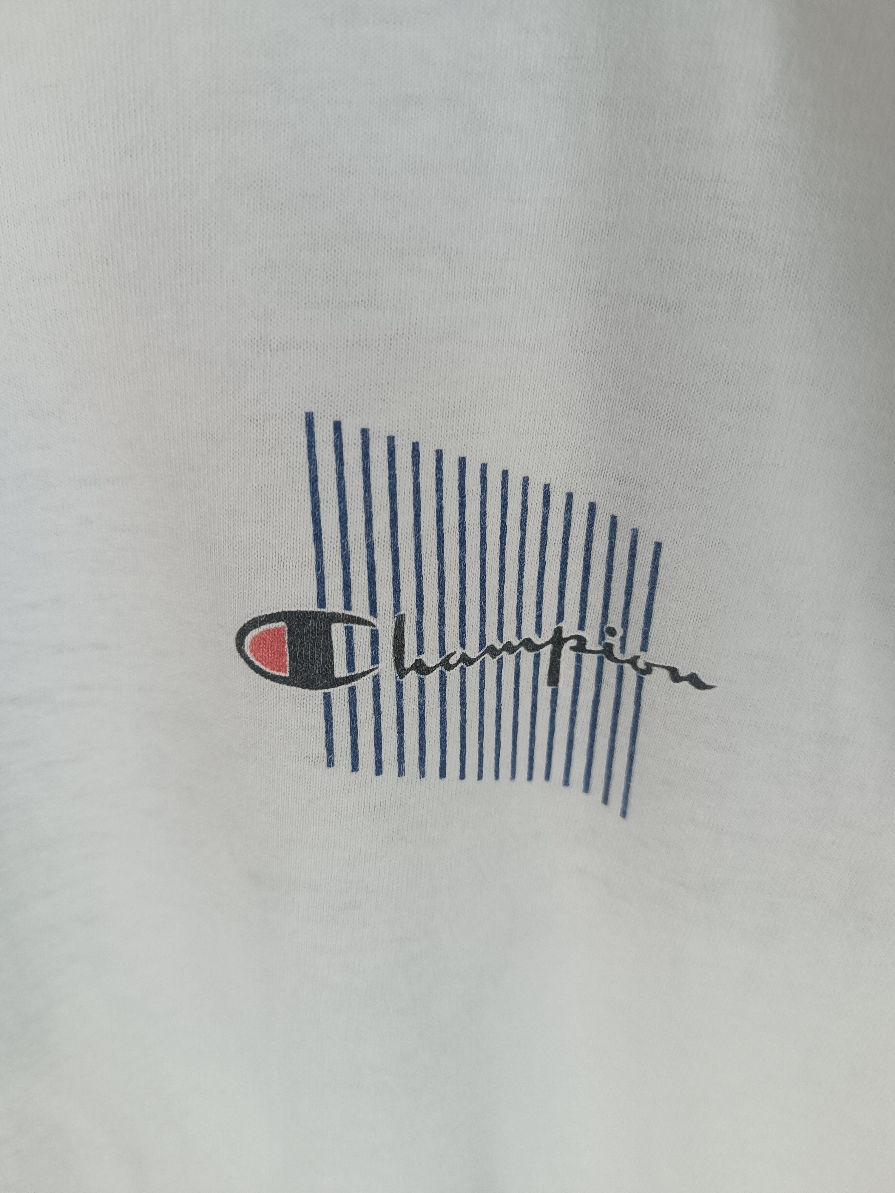 Champion VINTAGE 90'S CHAMPION VERY RARE BACKHIT TEE Size US M / EU 48-50 / 2 - 11 Thumbnail