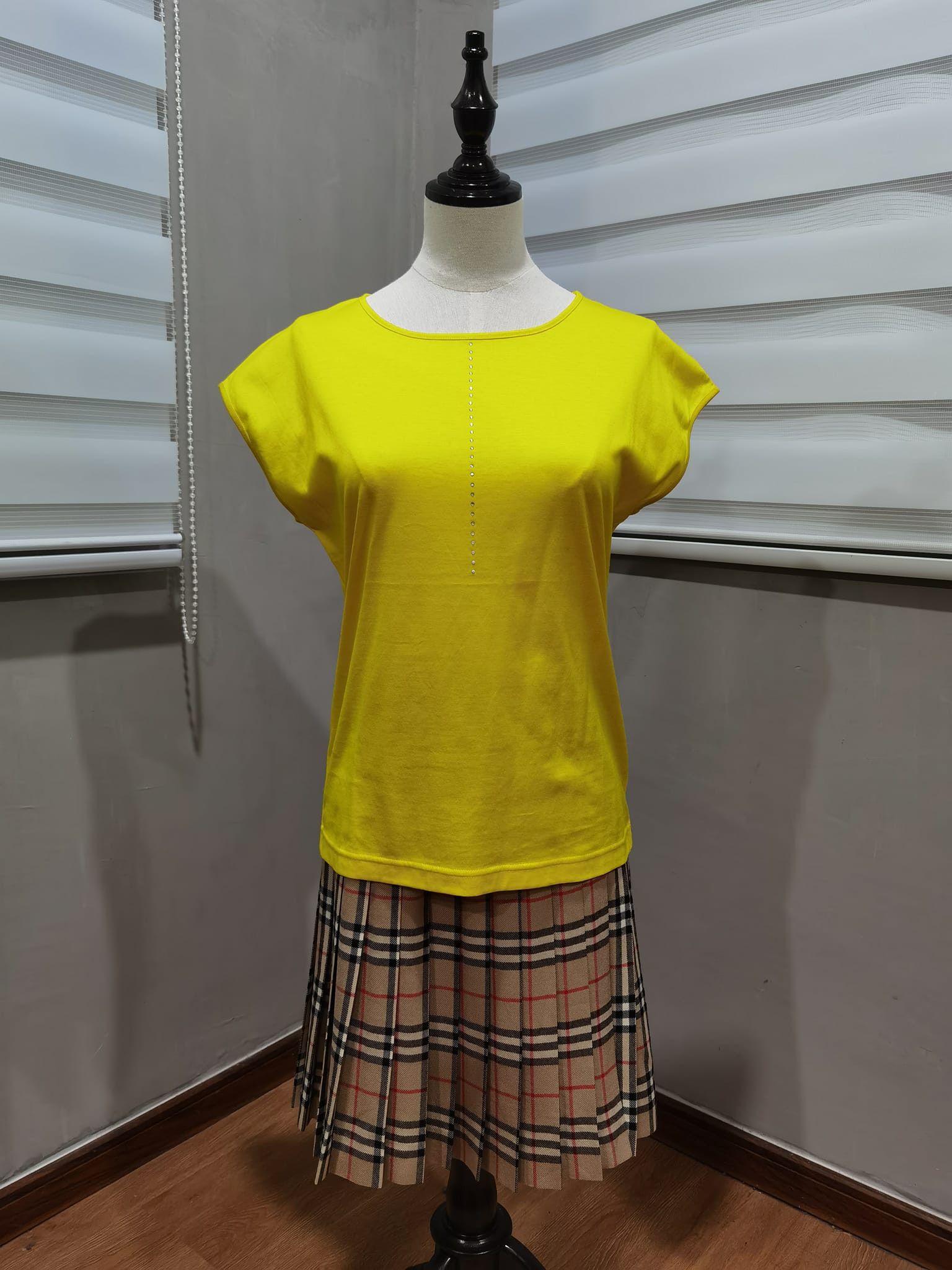 Givenchy GIVENCHY BOUTIQUES X designer woman M Size M / US 6-8 / IT 42-44 - 1 Thumbnail