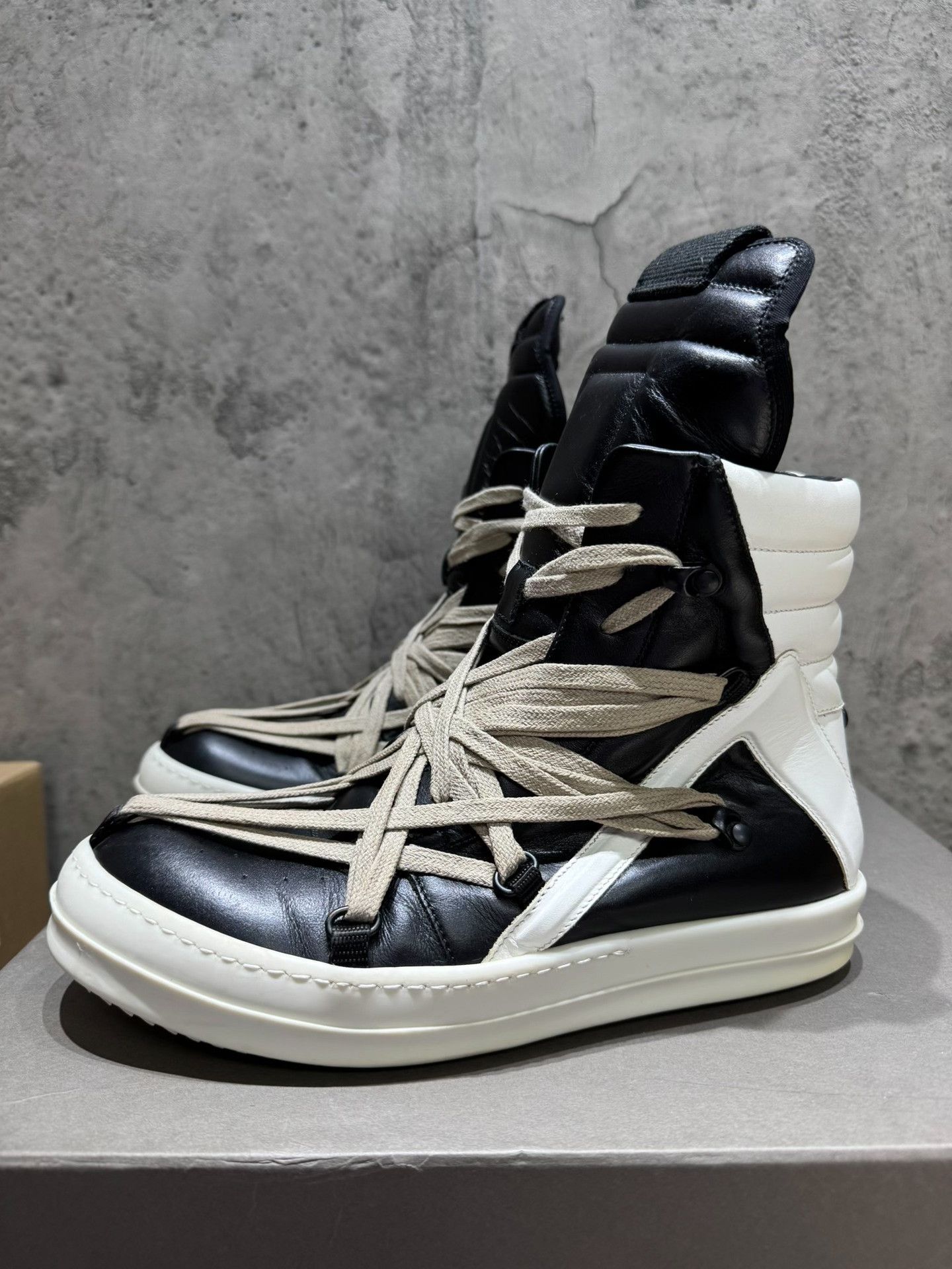 Rick Owens Rick Owens Black Hitop Sneakers S Men Size US 10 / EU 43 - 1 Thumbnail
