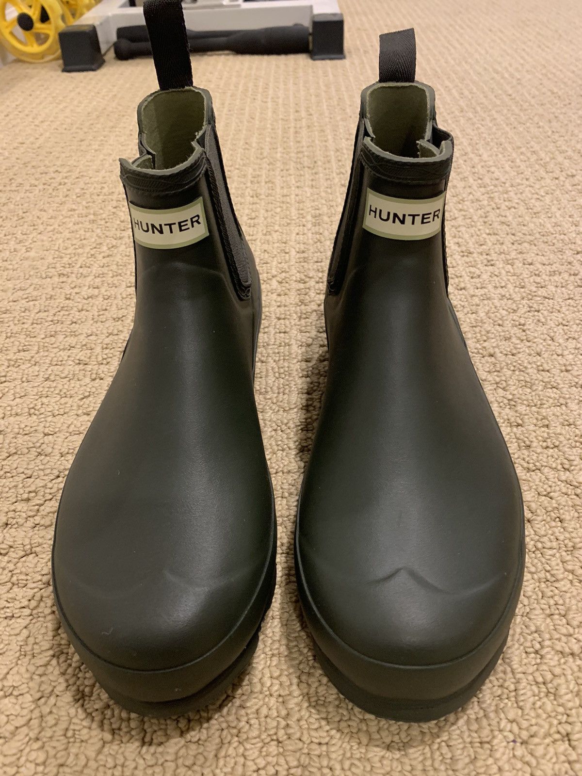 image of New Hunter Norris Chelsea Boots Size 11 Dark Olive, Men's