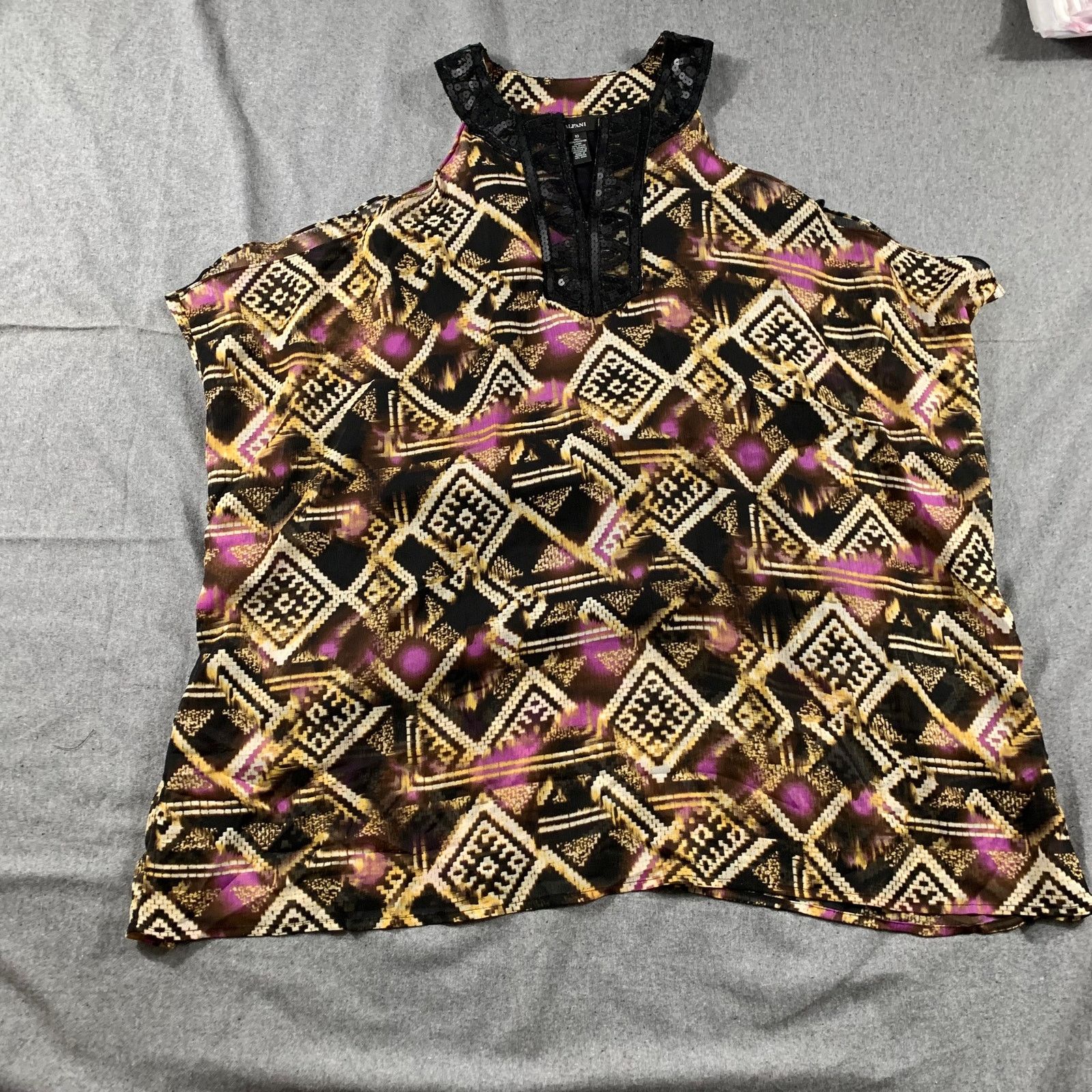 Alfani Alfani Top Womens Size 10 Tribal Pattern Multi Color Size L / US 10 / IT 46 - 1 Thumbnail