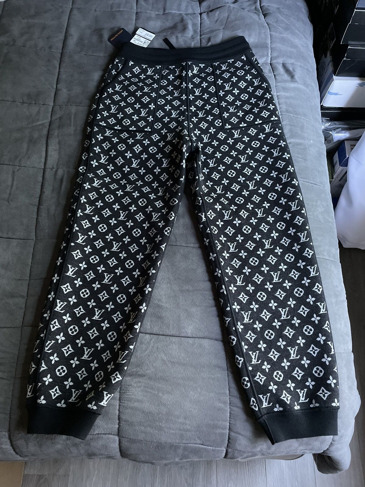 Louis vuitton monogram sweatpants online