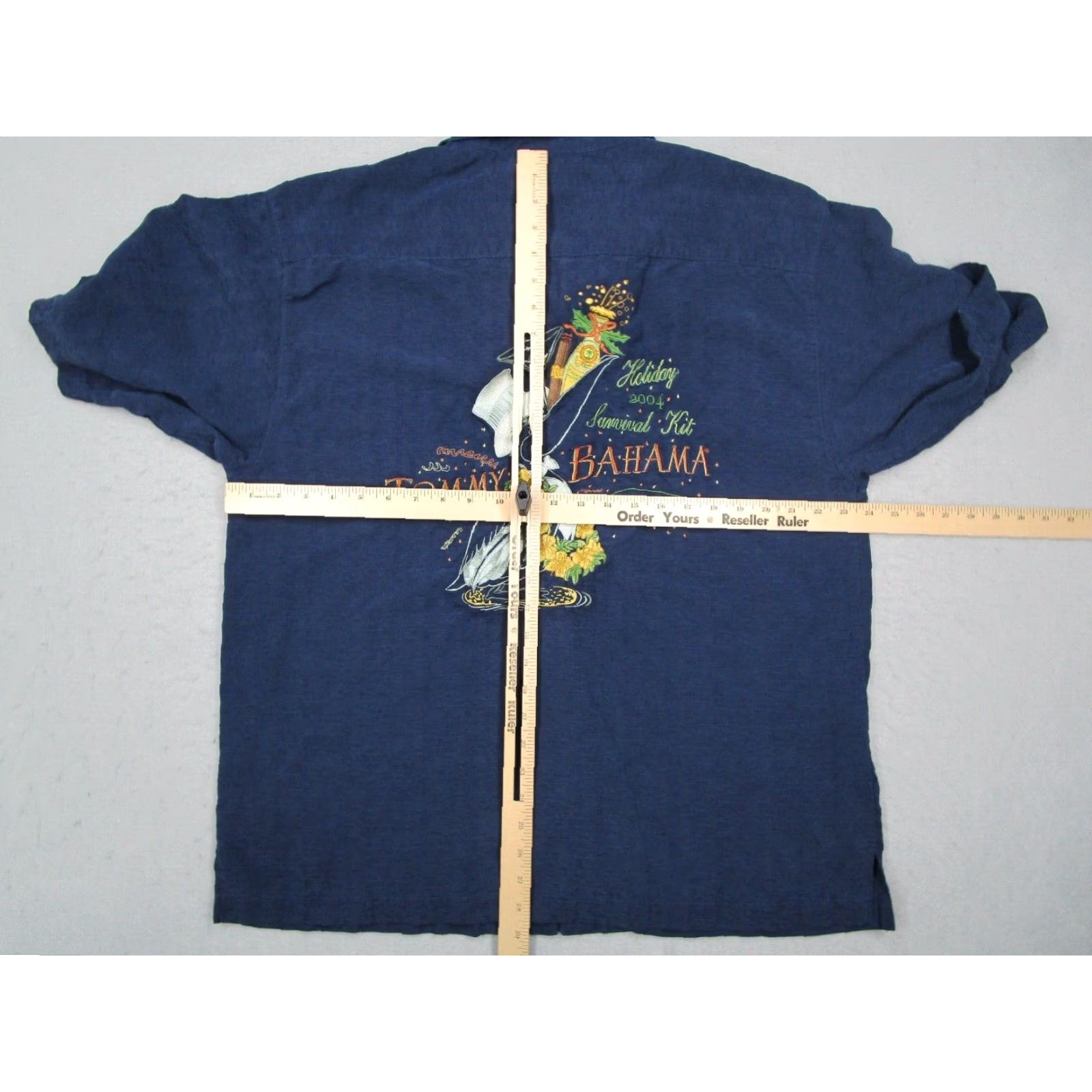 Tommy Bahama VINTAGE Tommy Bahama Shirt Mens Large Blue Button-Up Silk Camp Hawaiian 2004 Holiday Design Embroidered Back Holiday Survival Kit Christmas Seasonal Size US L / EU 52-54 / 3 - 5 Thumbnail