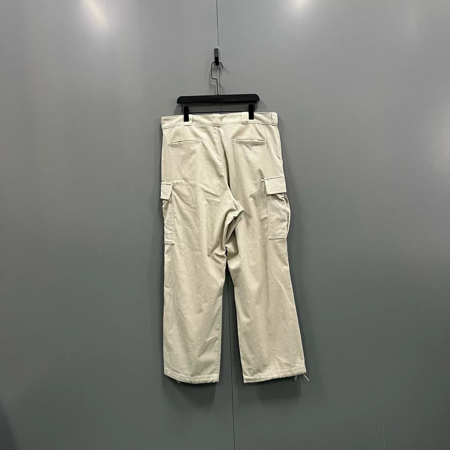 Prada prada beige corduroy cargo pants size xl Size US 28 / EU 44 - 2 Thumbnail