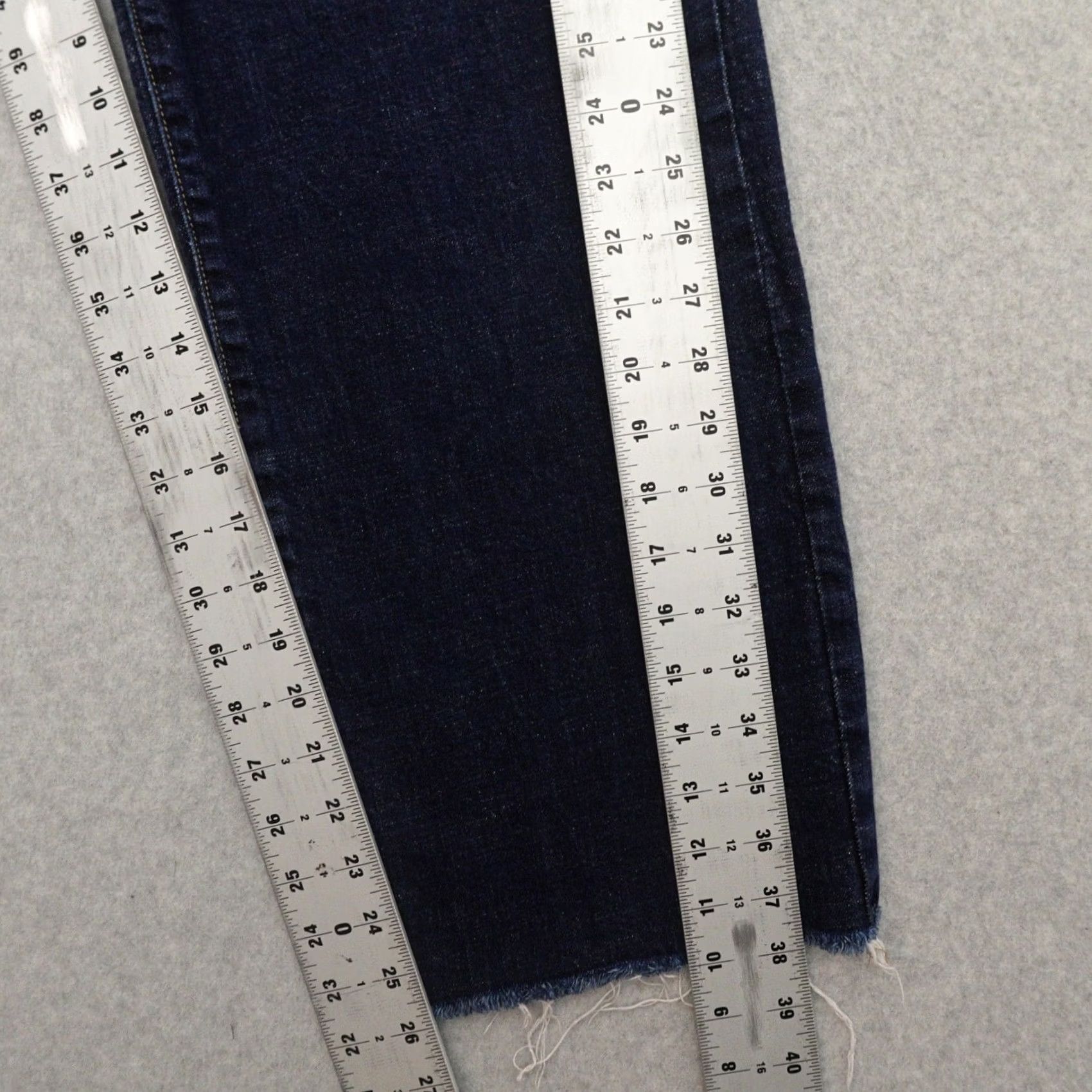 Olive Oliver Logan Jeans Womens 33 (33X26) Aberdeen Wide-Leg Crop Dark Wash Blue 33 Regular Size 24" / US 00 / IT 34 - 7 Thumbnail