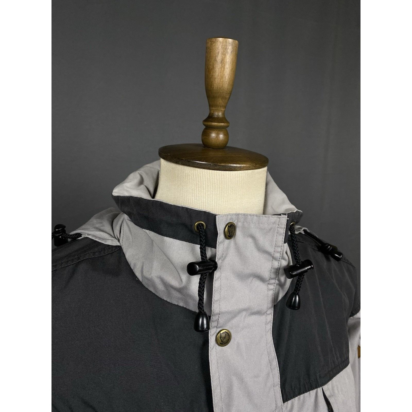 Fjallraven Fjallraven Men's Gray Multipocket Utility Hunting Windbreake Size US L / EU 52-54 / 3 - 6 Thumbnail